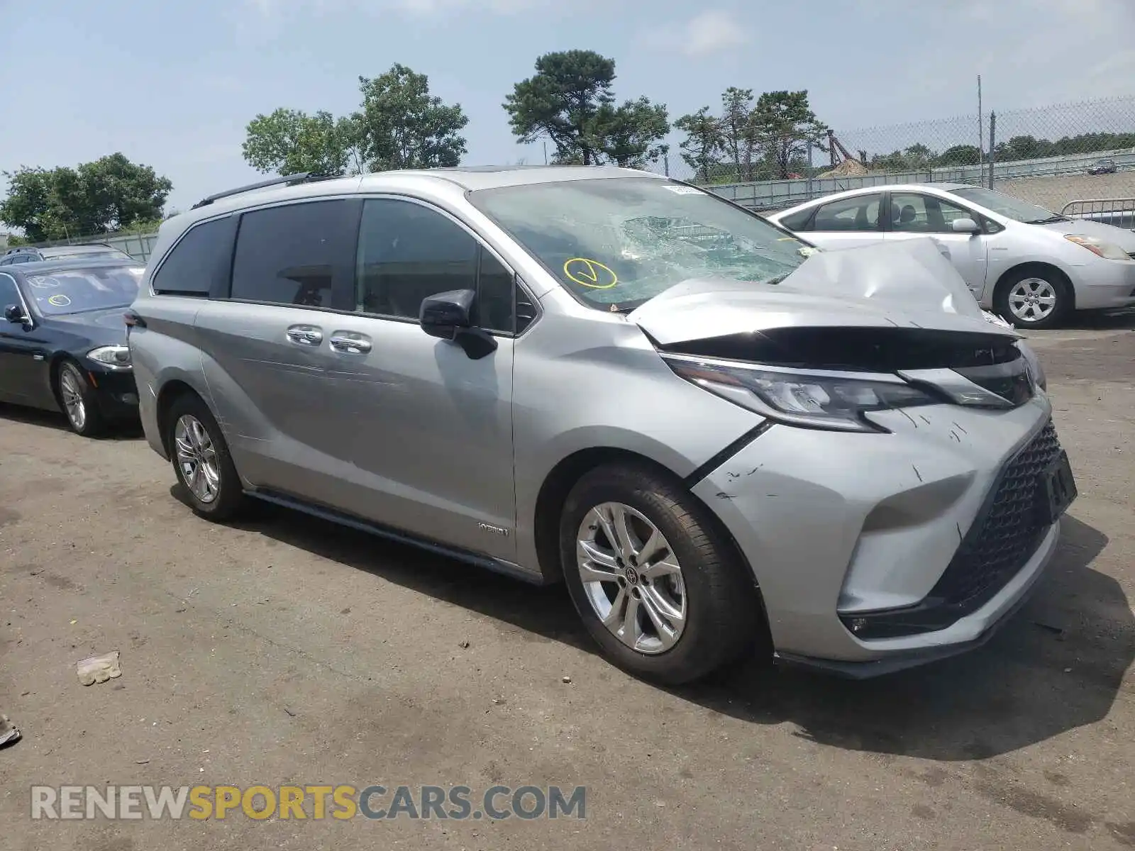 1 Photograph of a damaged car 5TDDSKFC3MS003163 TOYOTA SIENNA 2021