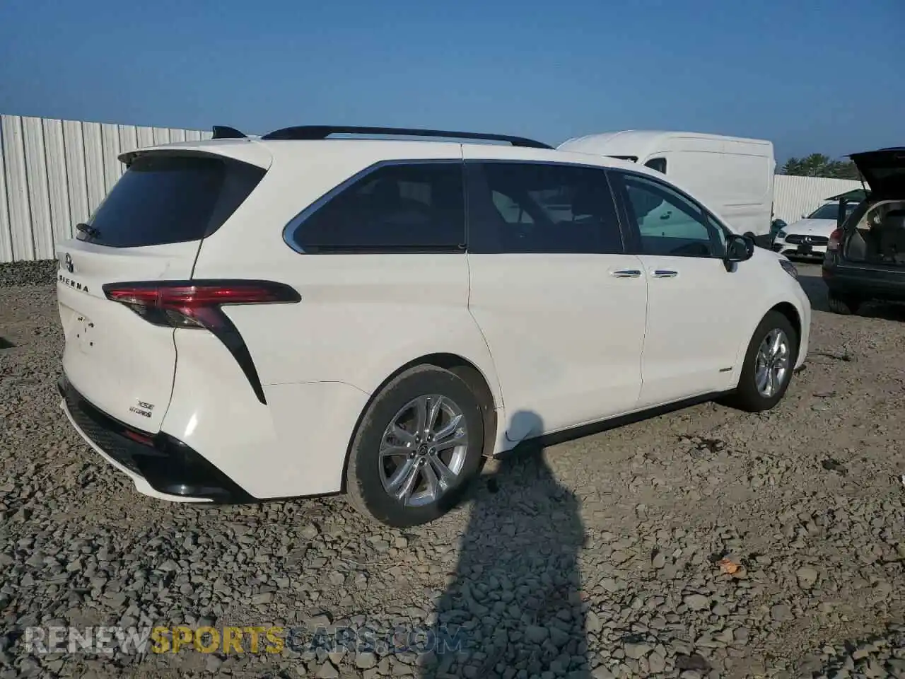 3 Photograph of a damaged car 5TDDSKFC5MS033801 TOYOTA SIENNA 2021