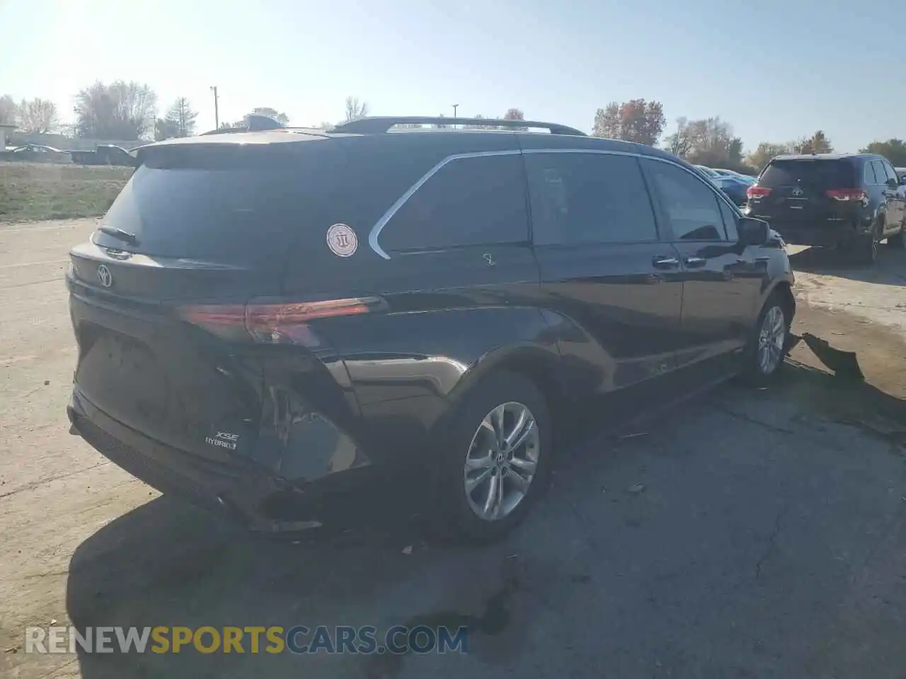 3 Photograph of a damaged car 5TDDSKFC6MS002427 TOYOTA SIENNA 2021