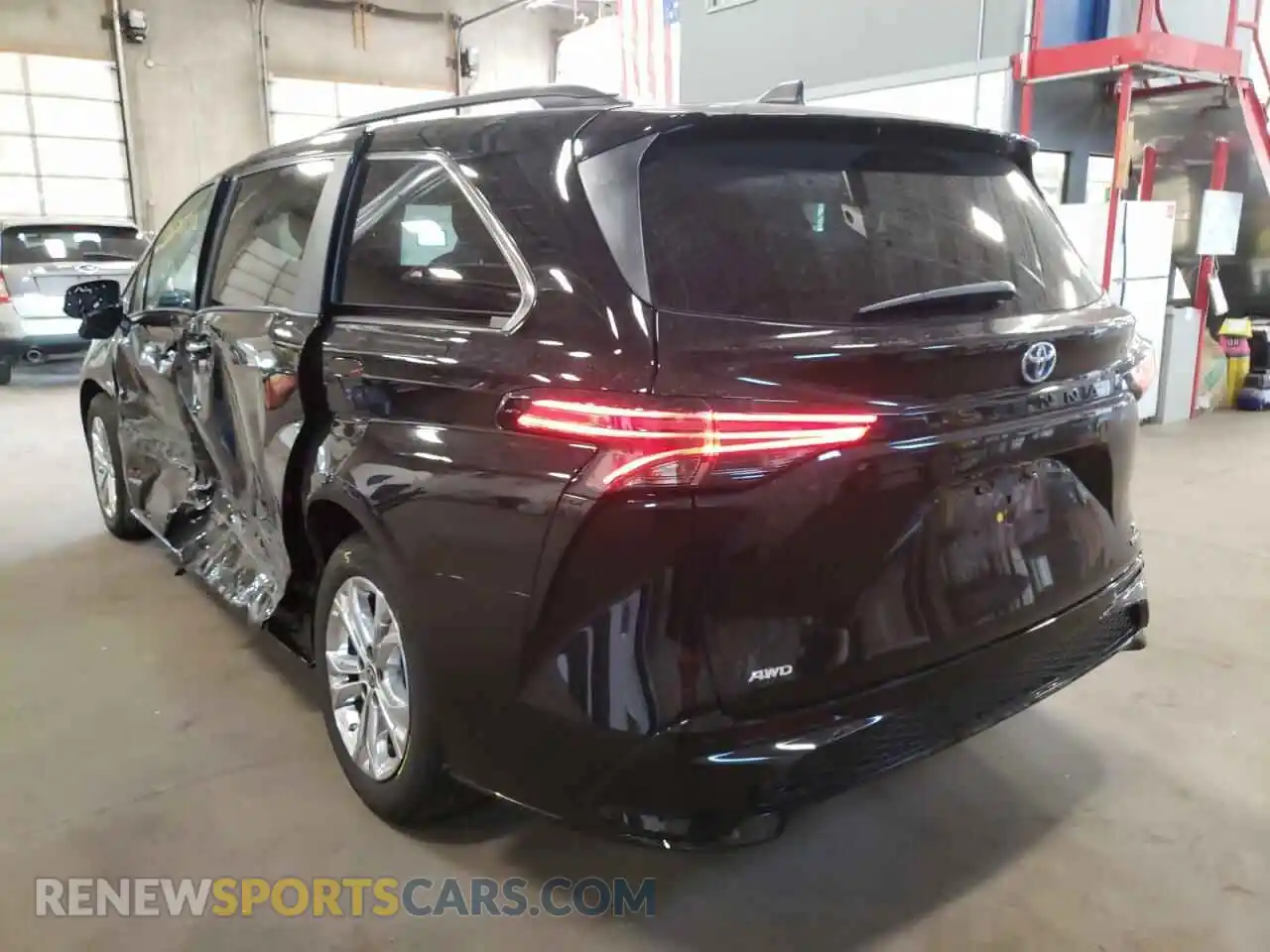 3 Photograph of a damaged car 5TDDSKFC6MS010446 TOYOTA SIENNA 2021
