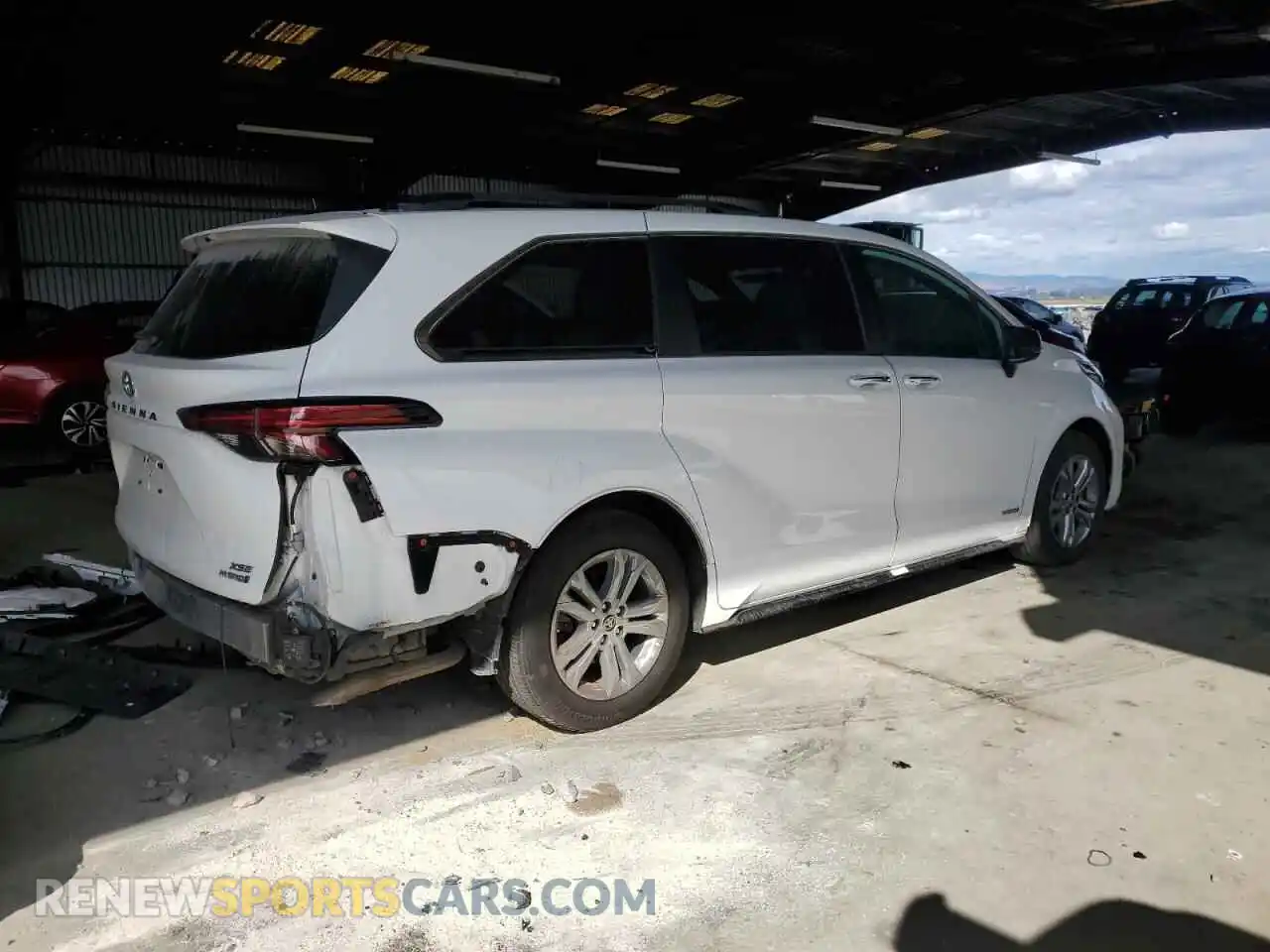 3 Photograph of a damaged car 5TDDSKFCXMS015701 TOYOTA SIENNA 2021