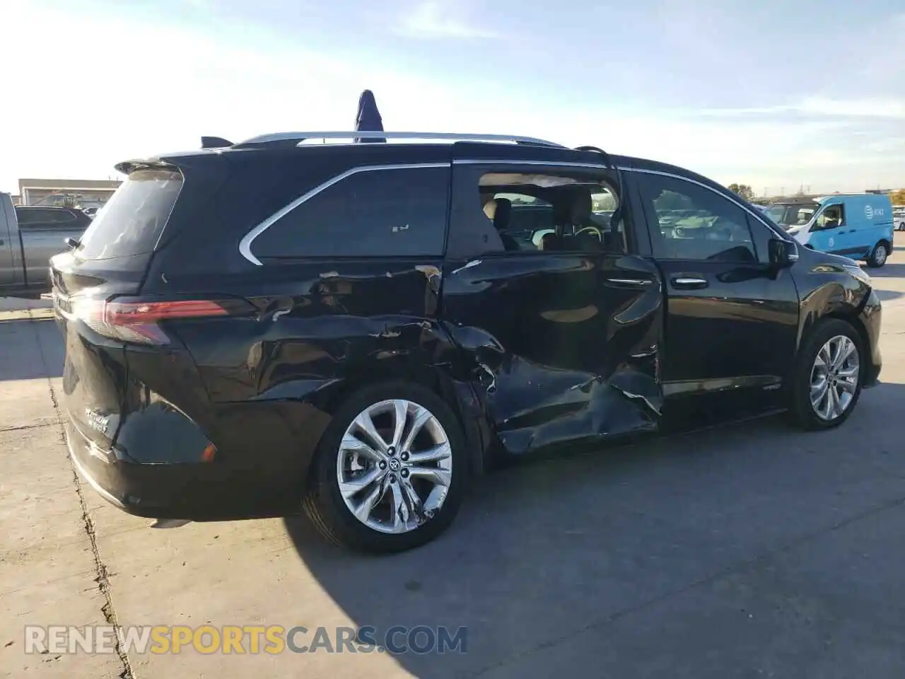 3 Photograph of a damaged car 5TDERKEC0MS026241 TOYOTA SIENNA 2021
