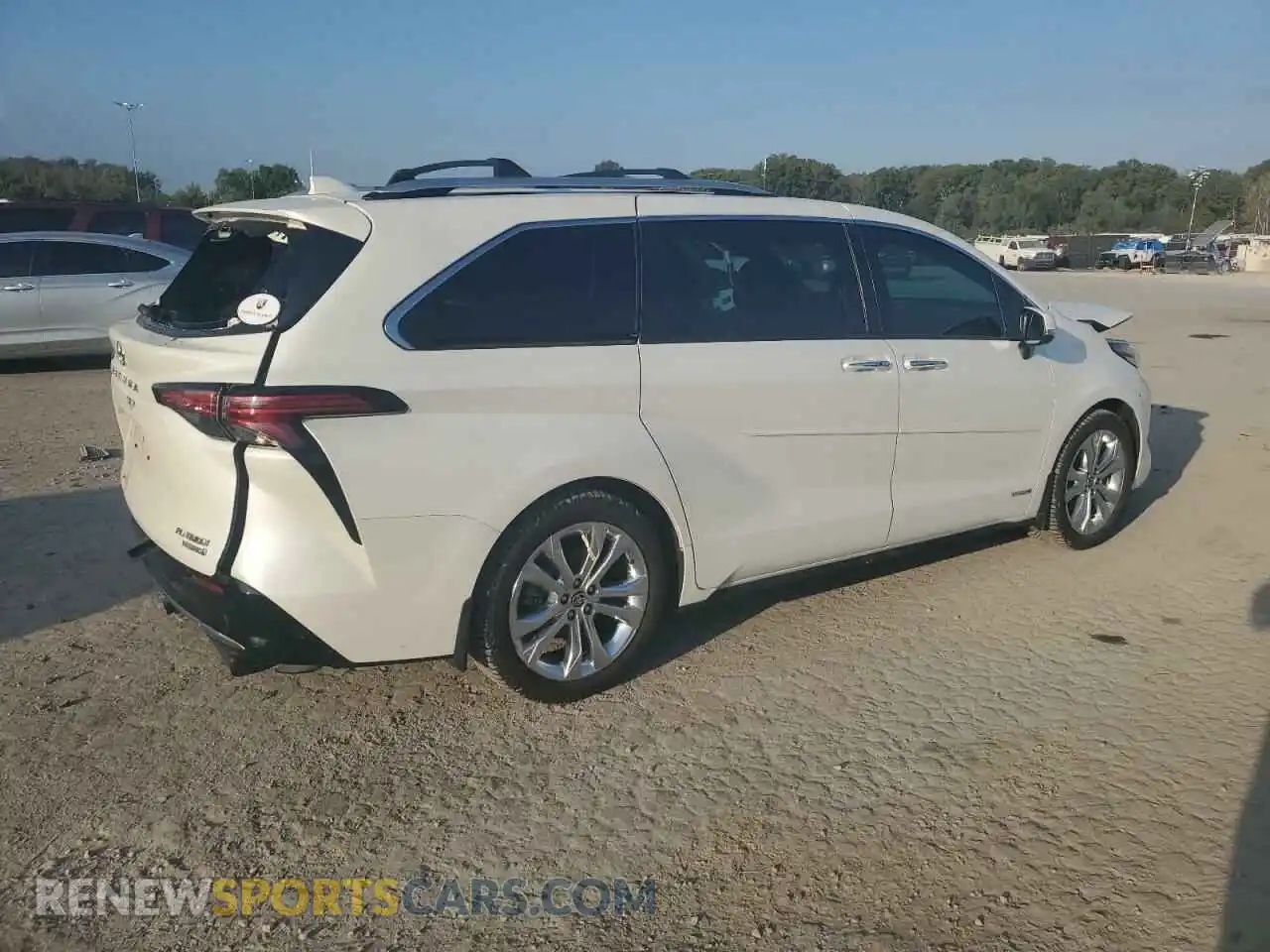 3 Photograph of a damaged car 5TDERKEC4MS012021 TOYOTA SIENNA 2021