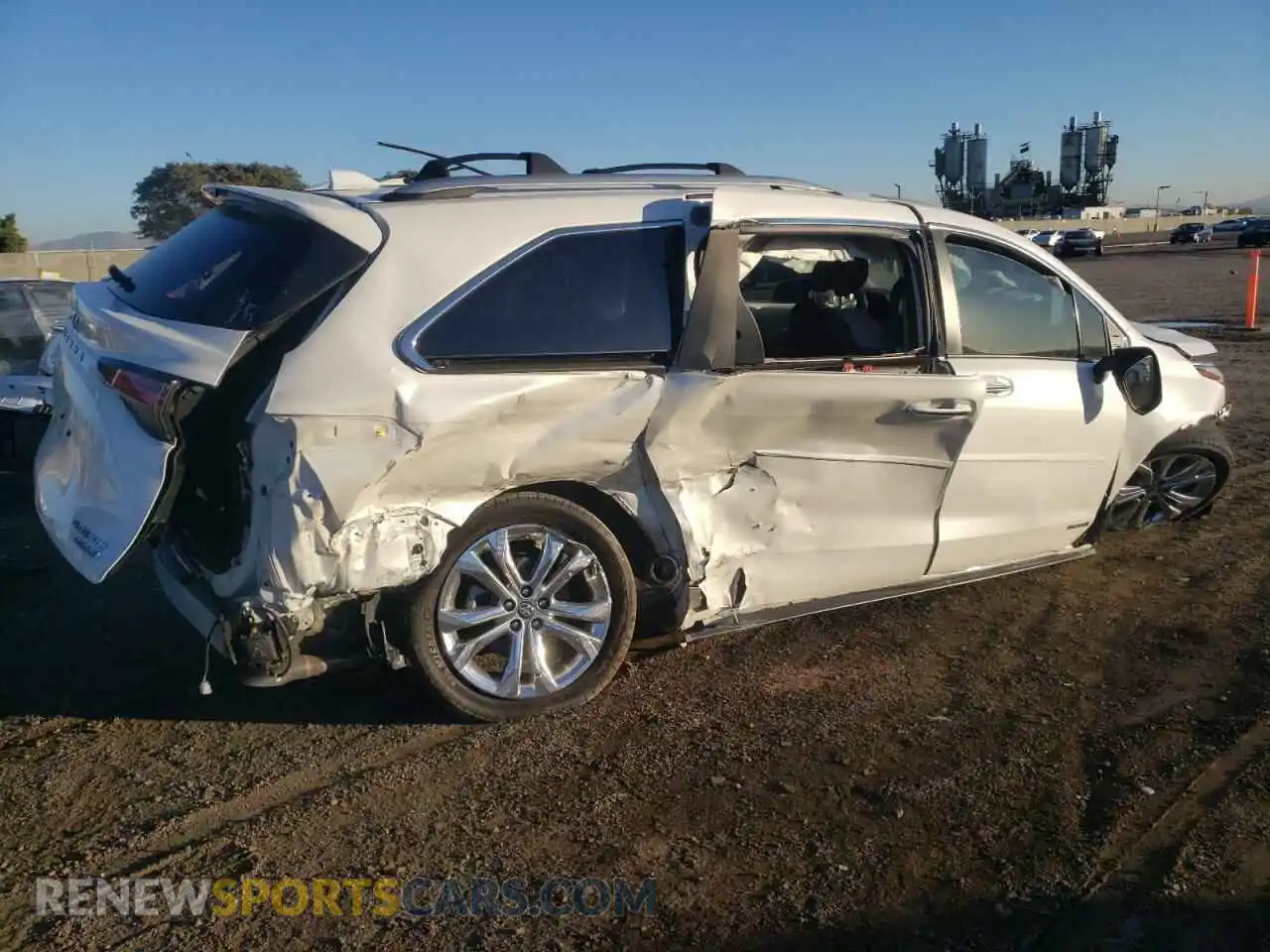 3 Photograph of a damaged car 5TDERKEC7MS027788 TOYOTA SIENNA 2021