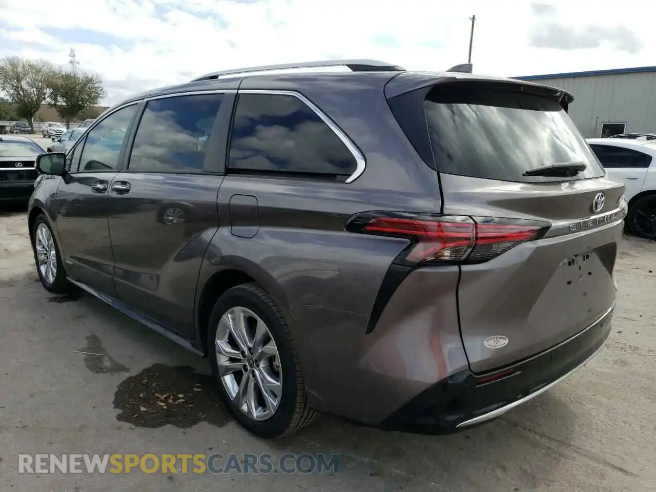 2 Photograph of a damaged car 5TDERKEC8MS068835 TOYOTA SIENNA 2021