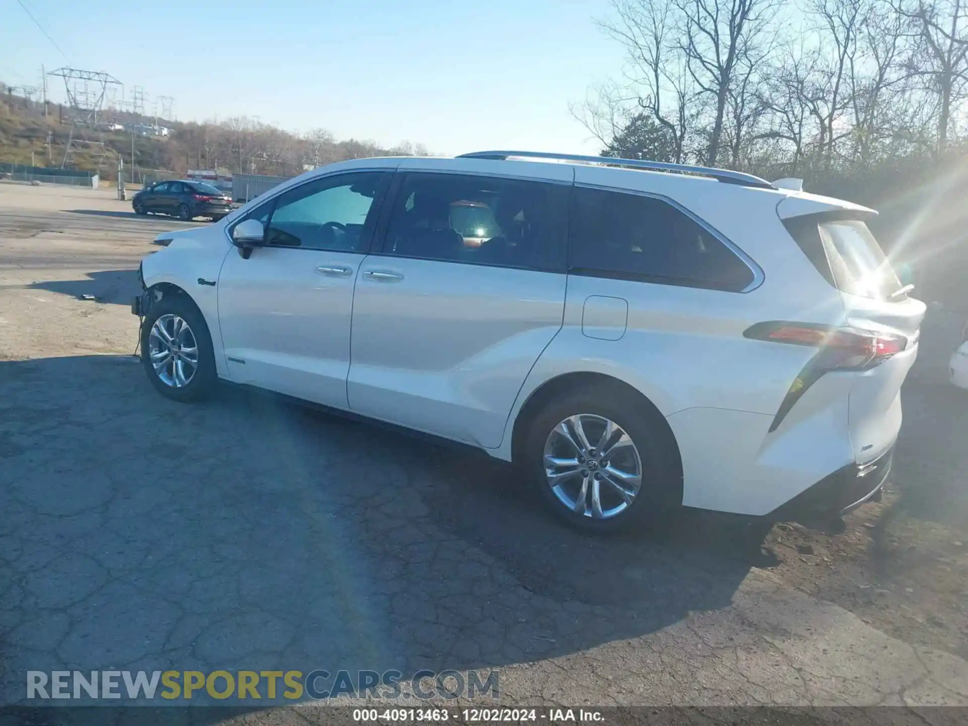 3 Photograph of a damaged car 5TDESKFC3MS006195 TOYOTA SIENNA 2021