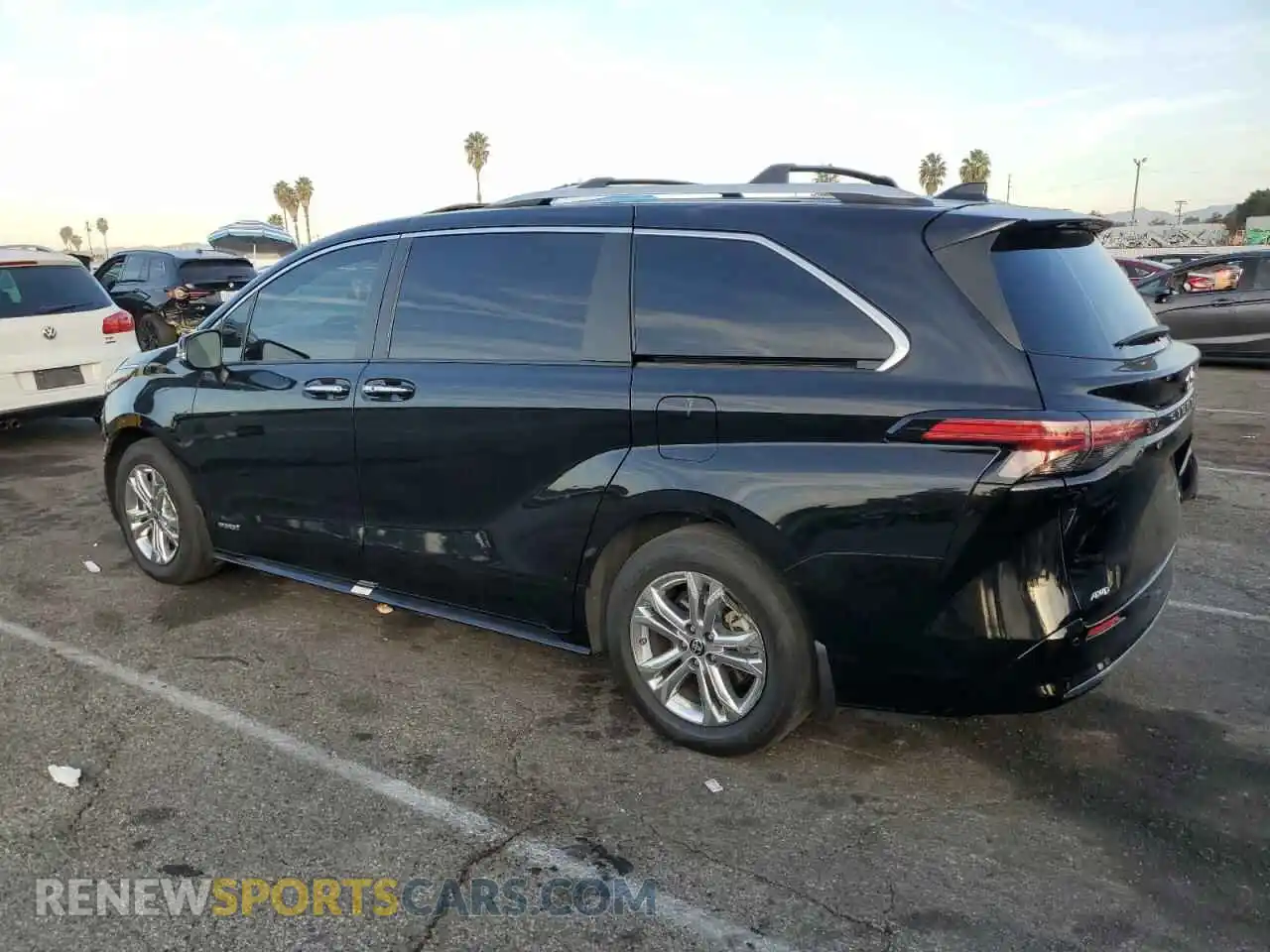 2 Photograph of a damaged car 5TDESKFC5MS033379 TOYOTA SIENNA 2021