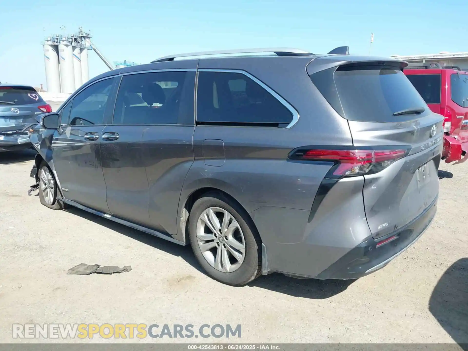3 Photograph of a damaged car 5TDESKFC5MS036024 TOYOTA SIENNA 2021