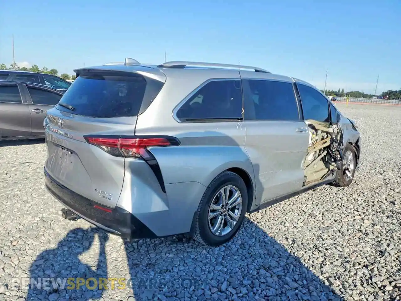 3 fotografías del automóvil dañado 5TDESKFC7MS007642 TOYOTA SIENNA 2021