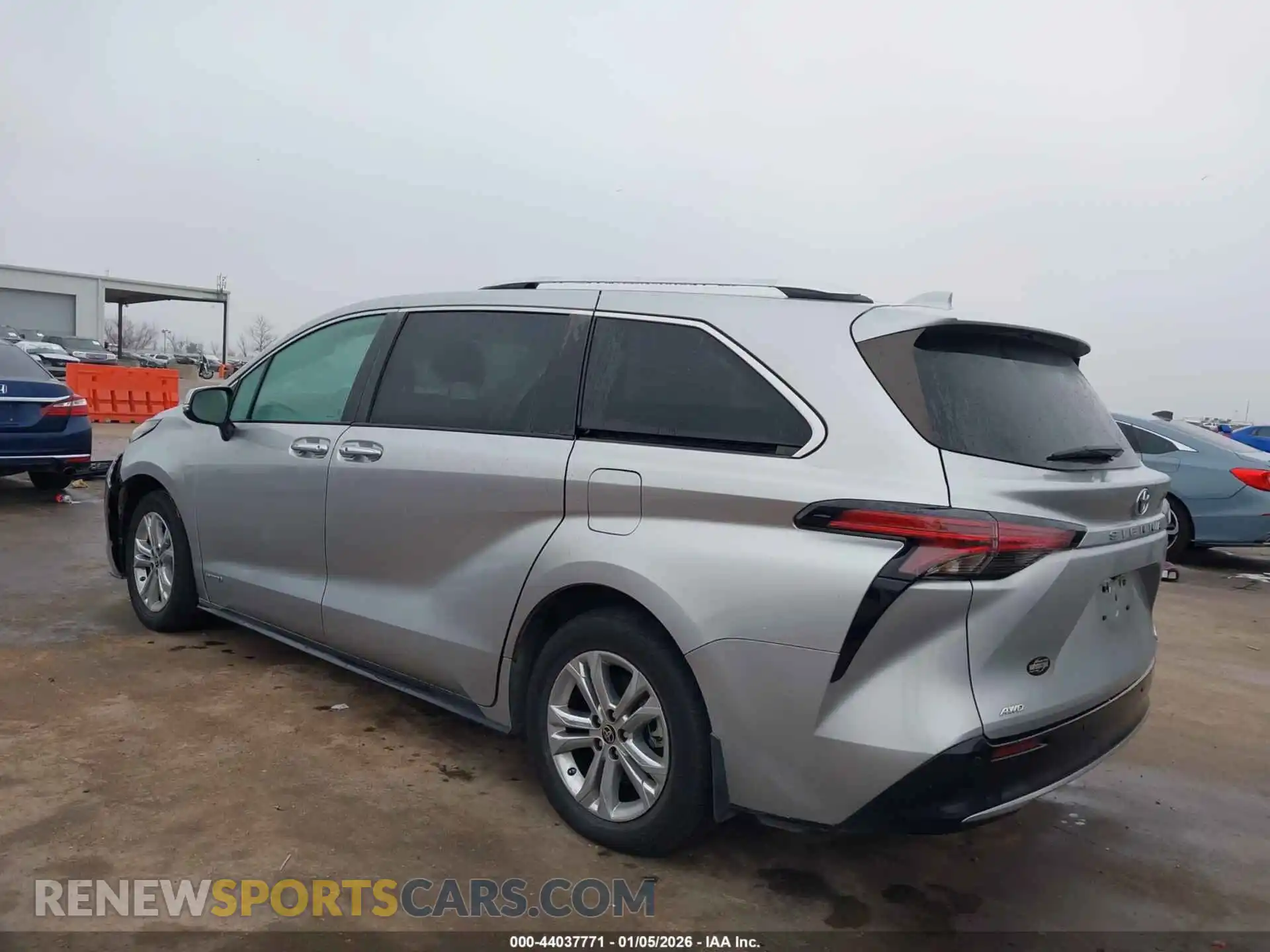 3 Photograph of a damaged car 5TDESKFC7MS010282 TOYOTA SIENNA 2021