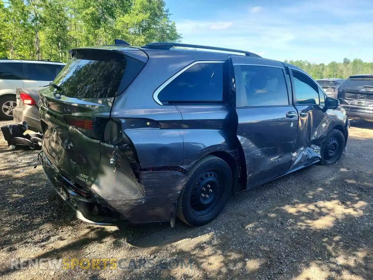 3 Photograph of a damaged car 5TDGSKFC1MS016118 TOYOTA SIENNA 2021