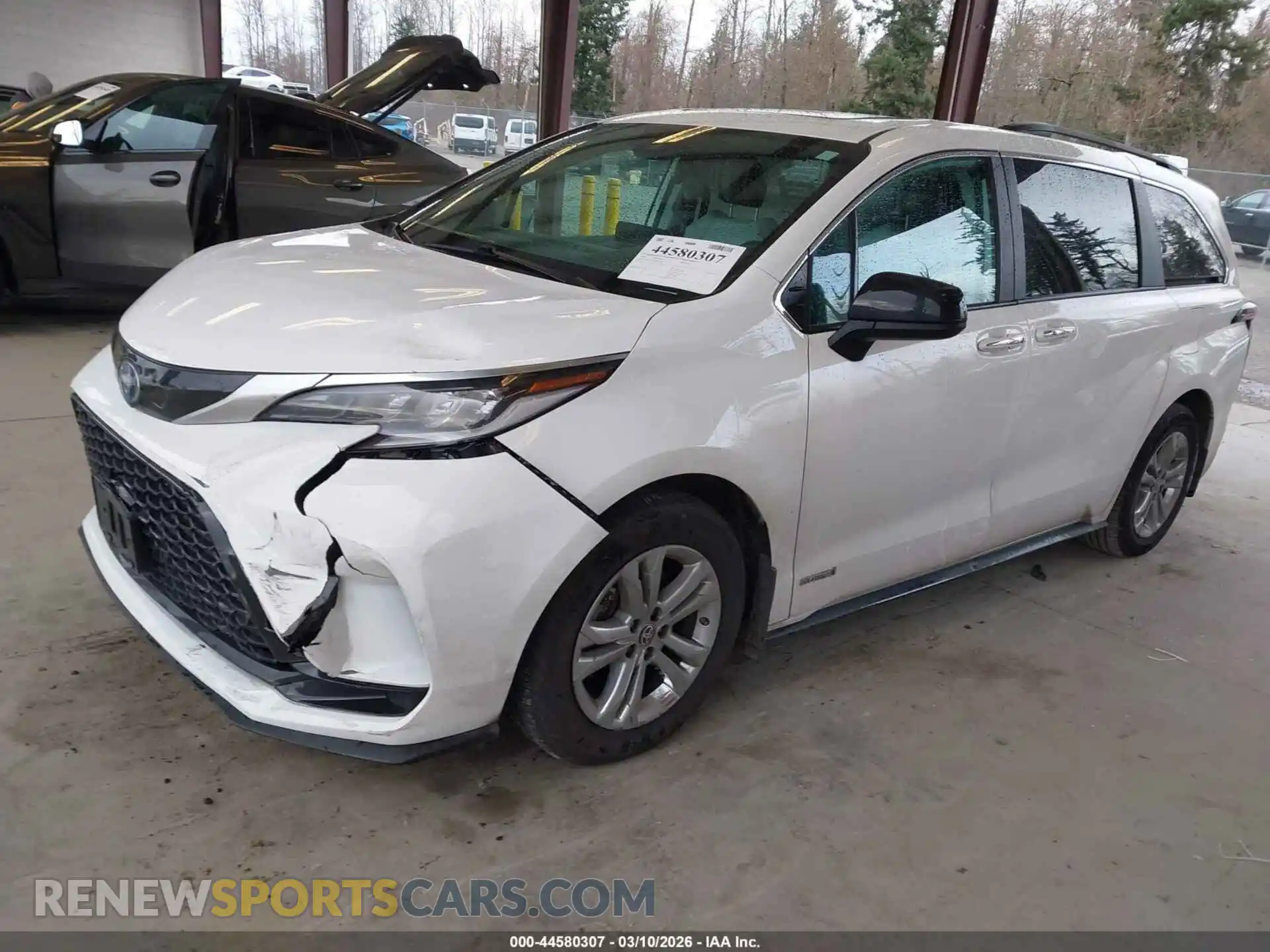 2 Photograph of a damaged car 5TDGSKFC7MS003342 TOYOTA SIENNA 2021