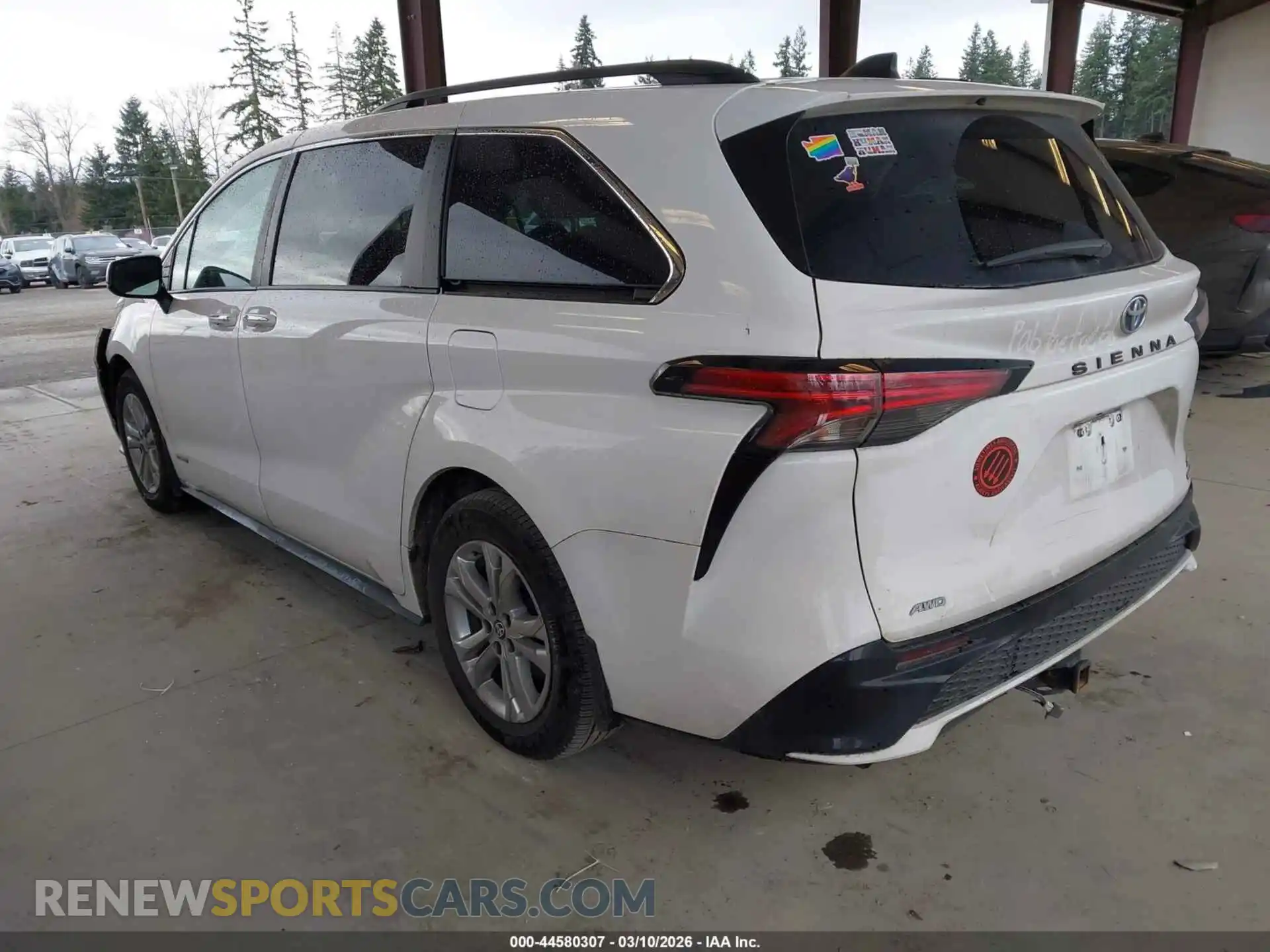 3 Photograph of a damaged car 5TDGSKFC7MS003342 TOYOTA SIENNA 2021