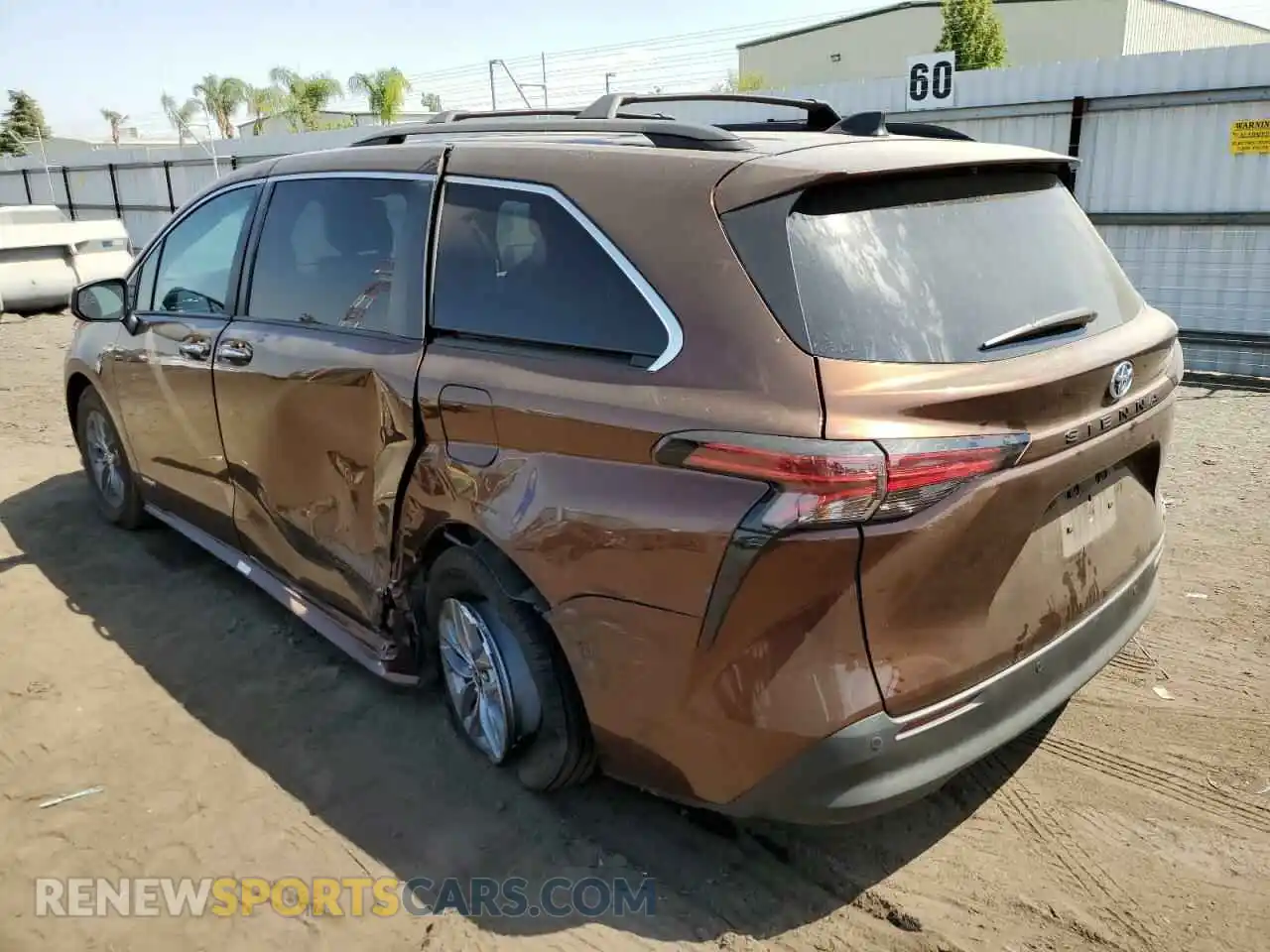 3 Photograph of a damaged car 5TDJRKEC0MS068780 TOYOTA SIENNA 2021