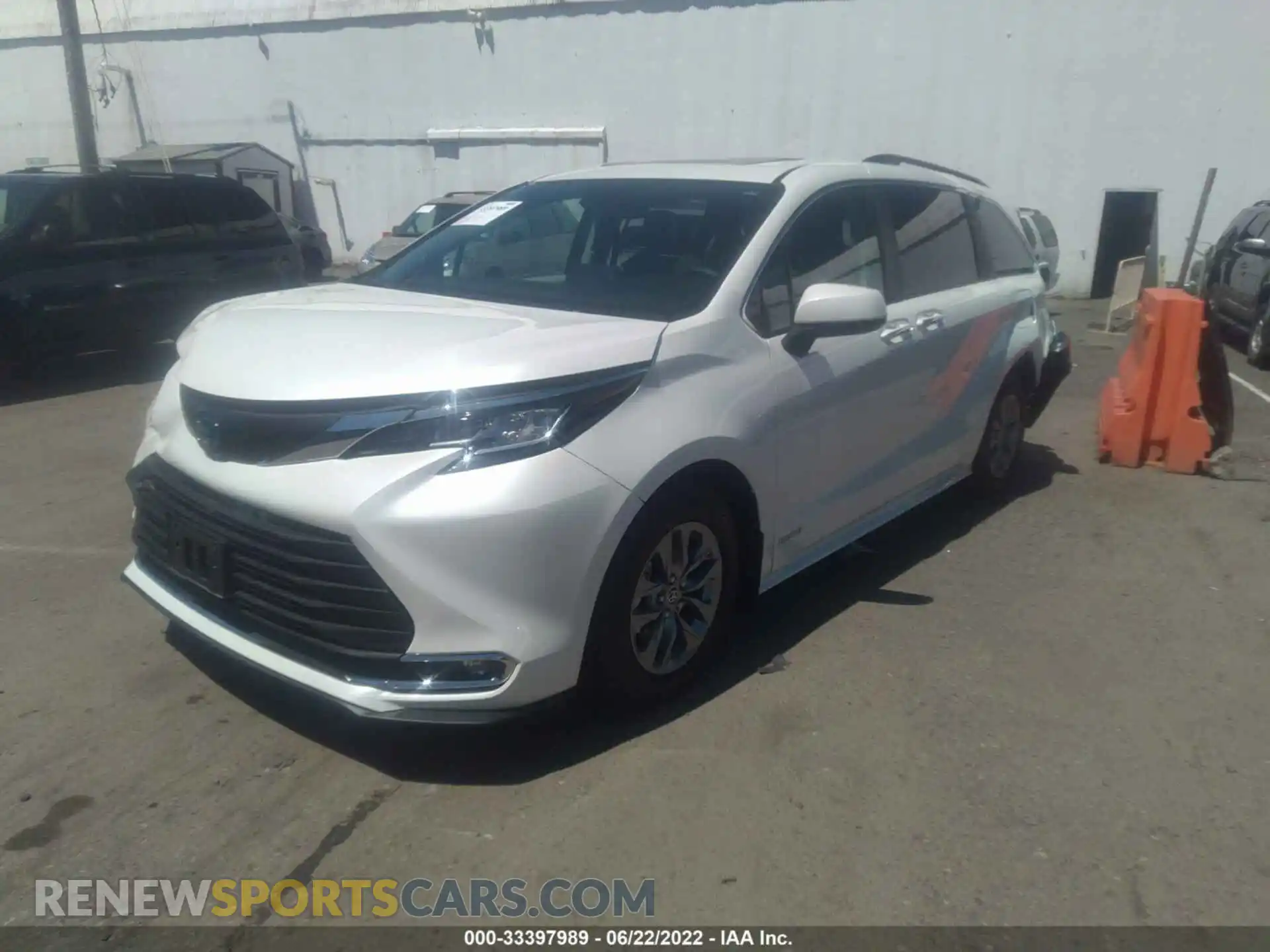 2 Photograph of a damaged car 5TDJRKEC1MS016879 TOYOTA SIENNA 2021