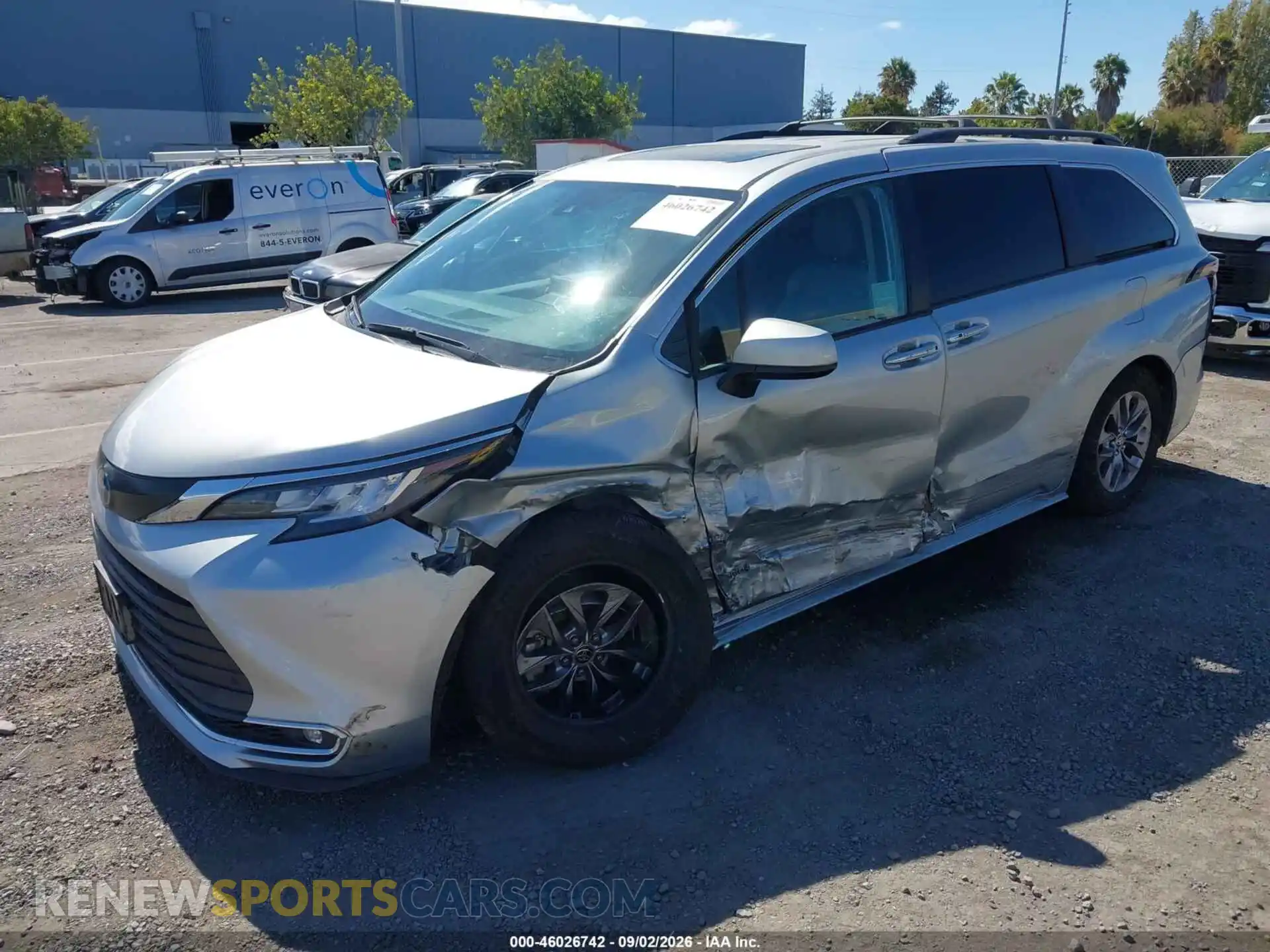 2 Photograph of a damaged car 5TDJRKEC2MS003106 TOYOTA SIENNA 2021