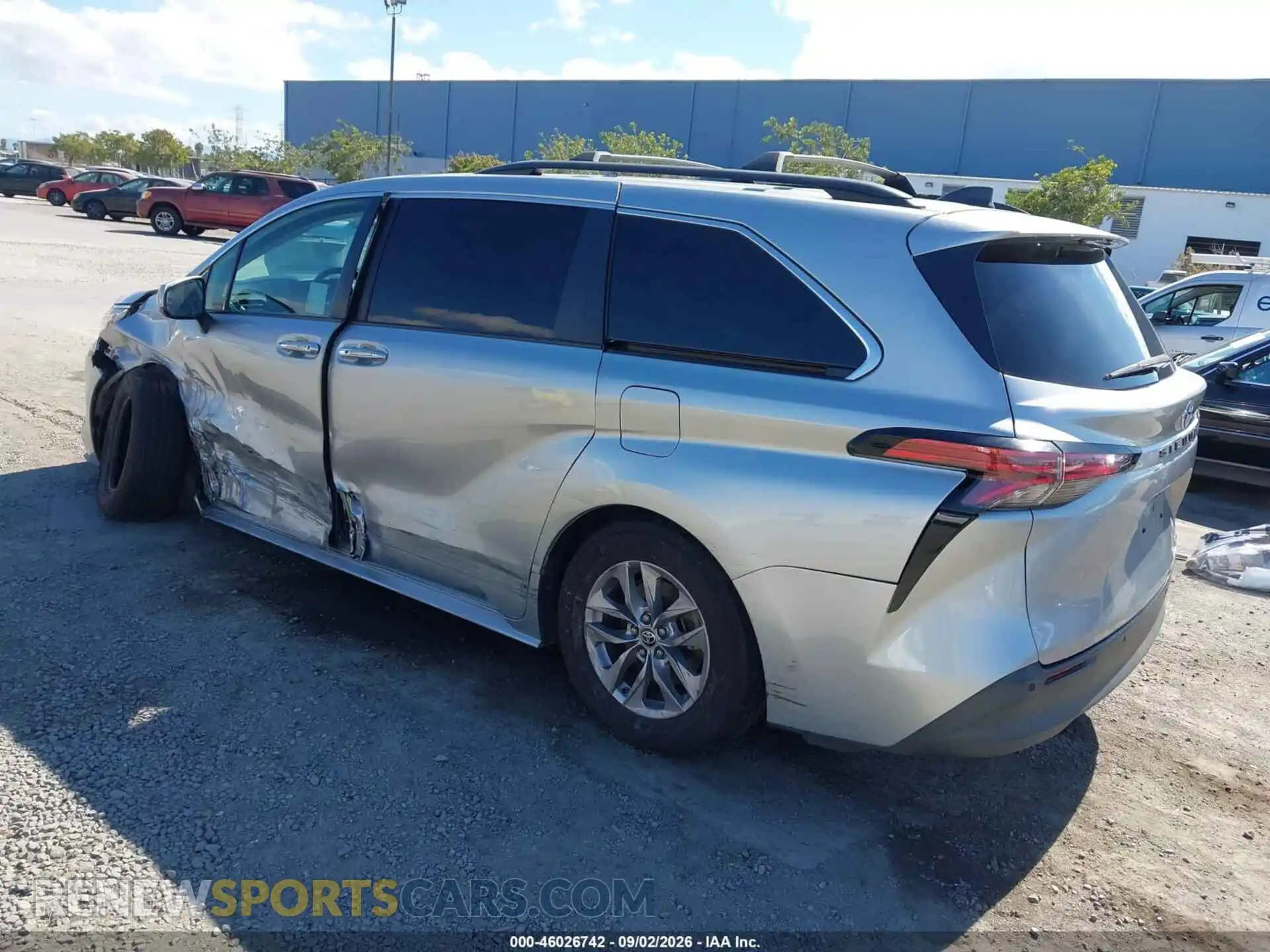 3 Photograph of a damaged car 5TDJRKEC2MS003106 TOYOTA SIENNA 2021