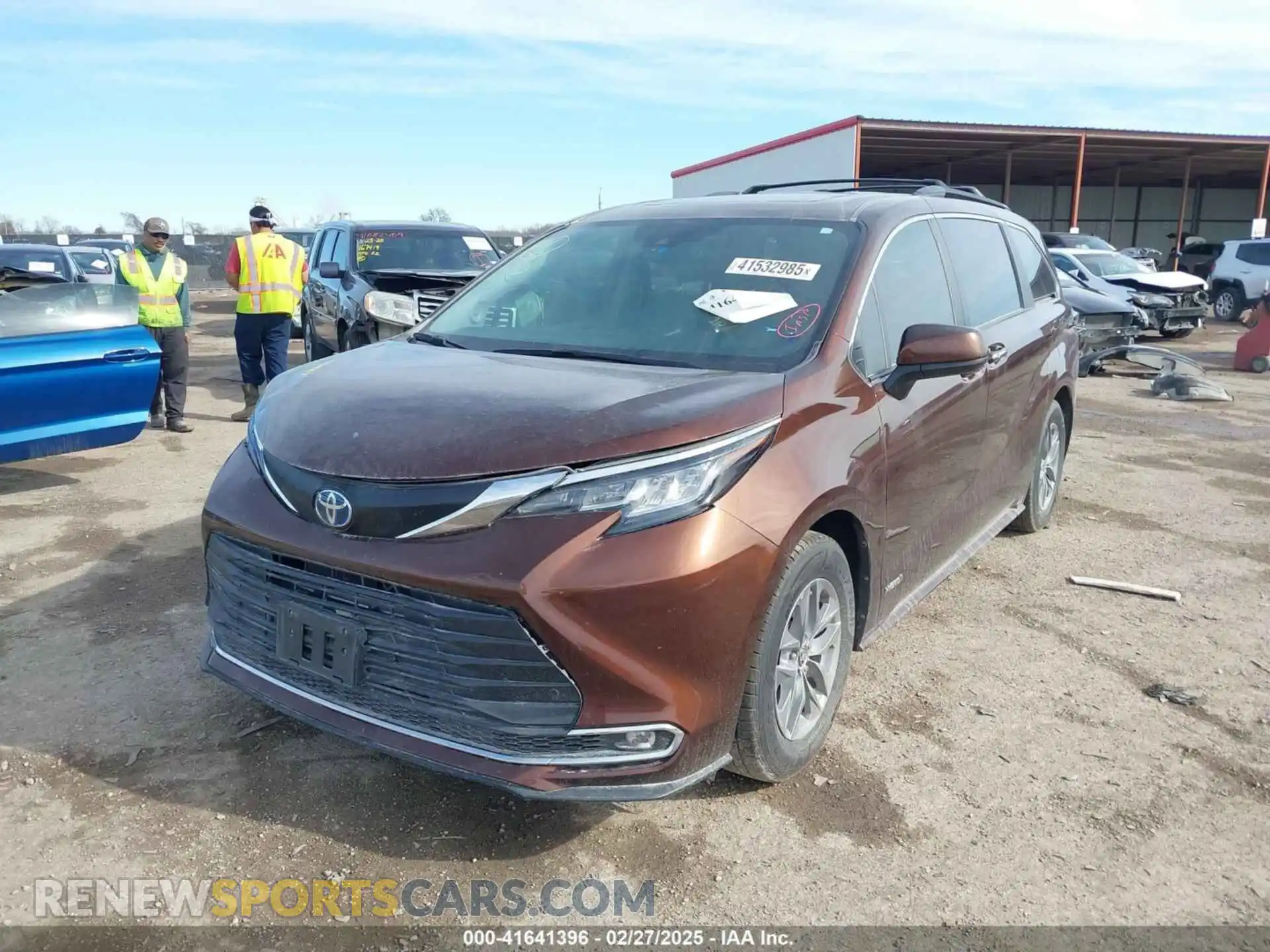 2 Photograph of a damaged car 5TDJRKEC2MS005454 TOYOTA SIENNA 2021