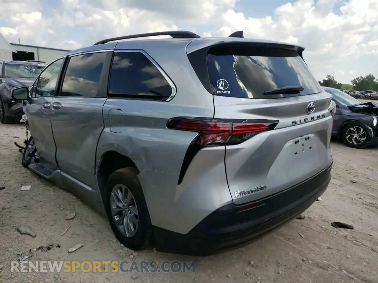 3 fotografías del automóvil dañado 5TDJRKEC3MS031061 TOYOTA SIENNA 2021