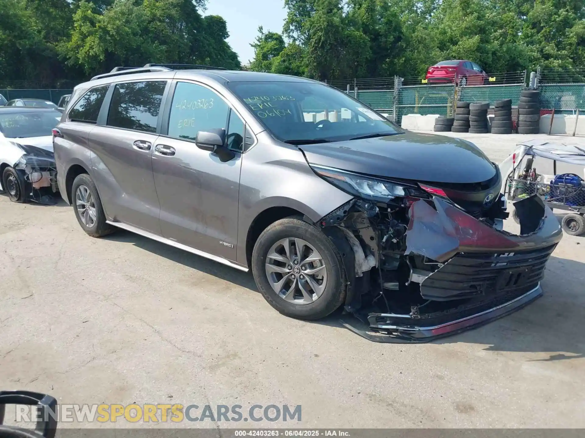 1 Photograph of a damaged car 5TDJRKEC3MS057627 TOYOTA SIENNA 2021