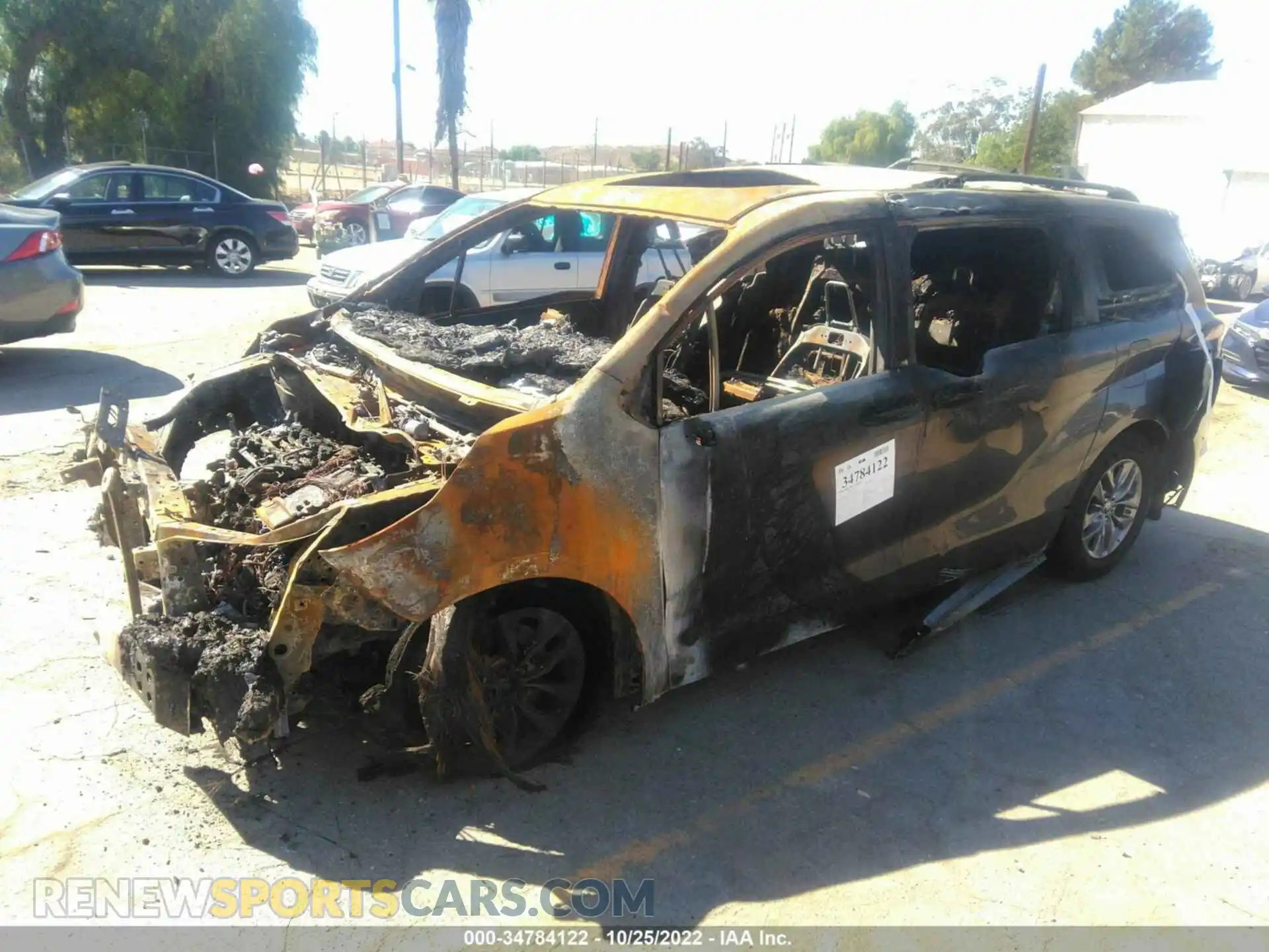 2 Photograph of a damaged car 5TDJRKEC4MS057829 TOYOTA SIENNA 2021