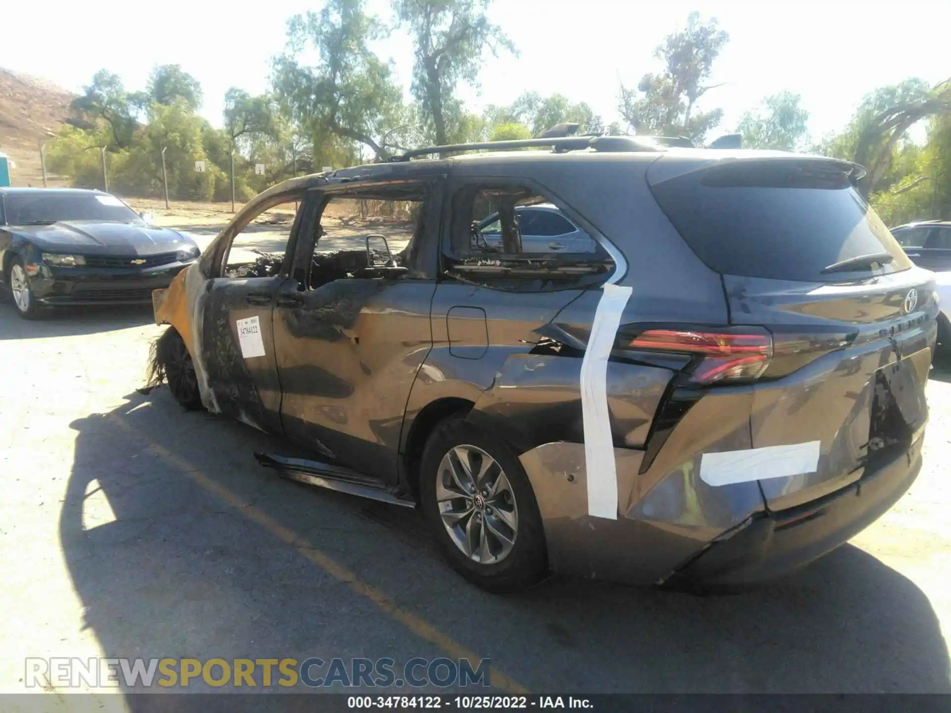 3 Photograph of a damaged car 5TDJRKEC4MS057829 TOYOTA SIENNA 2021