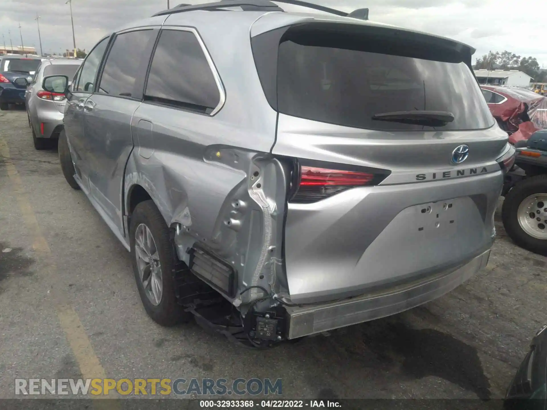 3 Photograph of a damaged car 5TDJRKEC4MS062660 TOYOTA SIENNA 2021