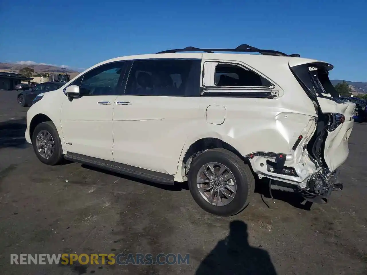 2 fotografías del automóvil dañado 5TDJRKEC5MS041171 TOYOTA SIENNA 2021