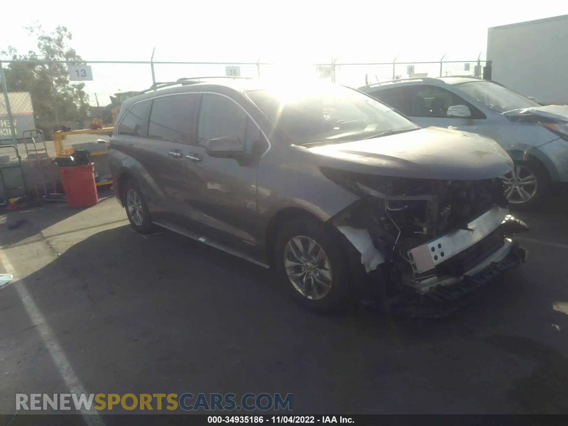 1 Photograph of a damaged car 5TDJRKEC5MS054860 TOYOTA SIENNA 2021