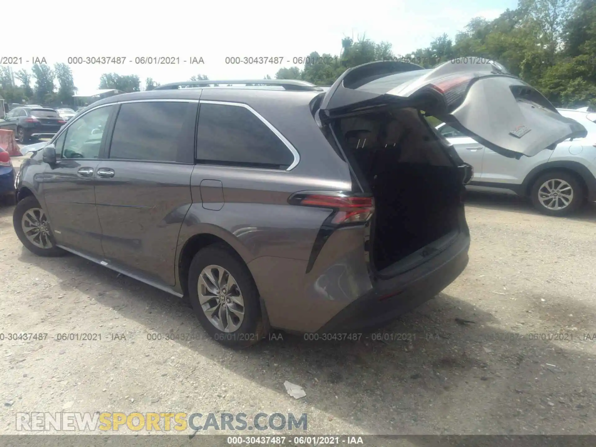 3 Photograph of a damaged car 5TDJRKEC7MS013792 TOYOTA SIENNA 2021