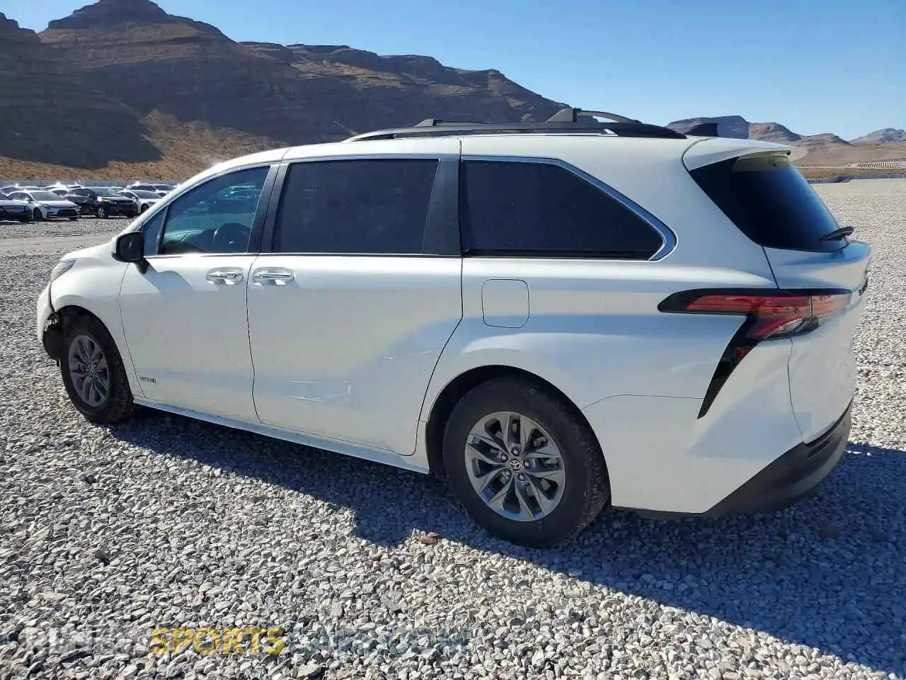 2 fotografías del automóvil dañado 5TDJRKEC7MS053564 TOYOTA SIENNA 2021