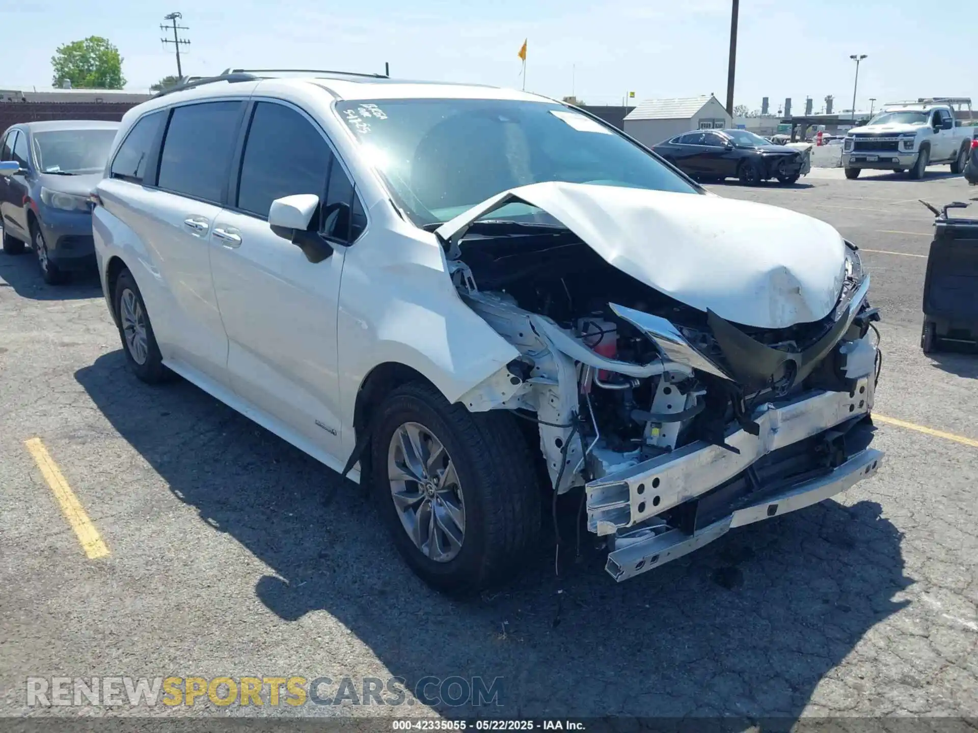 1 Photograph of a damaged car 5TDJRKEC8MS032240 TOYOTA SIENNA 2021