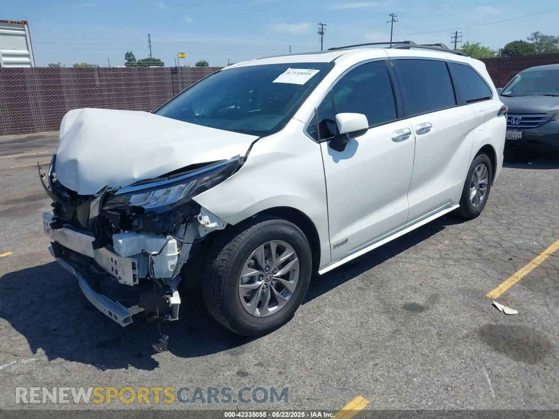 2 Photograph of a damaged car 5TDJRKEC8MS032240 TOYOTA SIENNA 2021