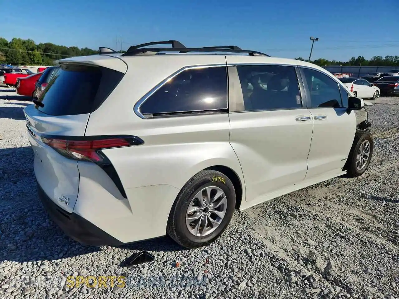3 Photograph of a damaged car 5TDJRKEC9MS018752 TOYOTA SIENNA 2021