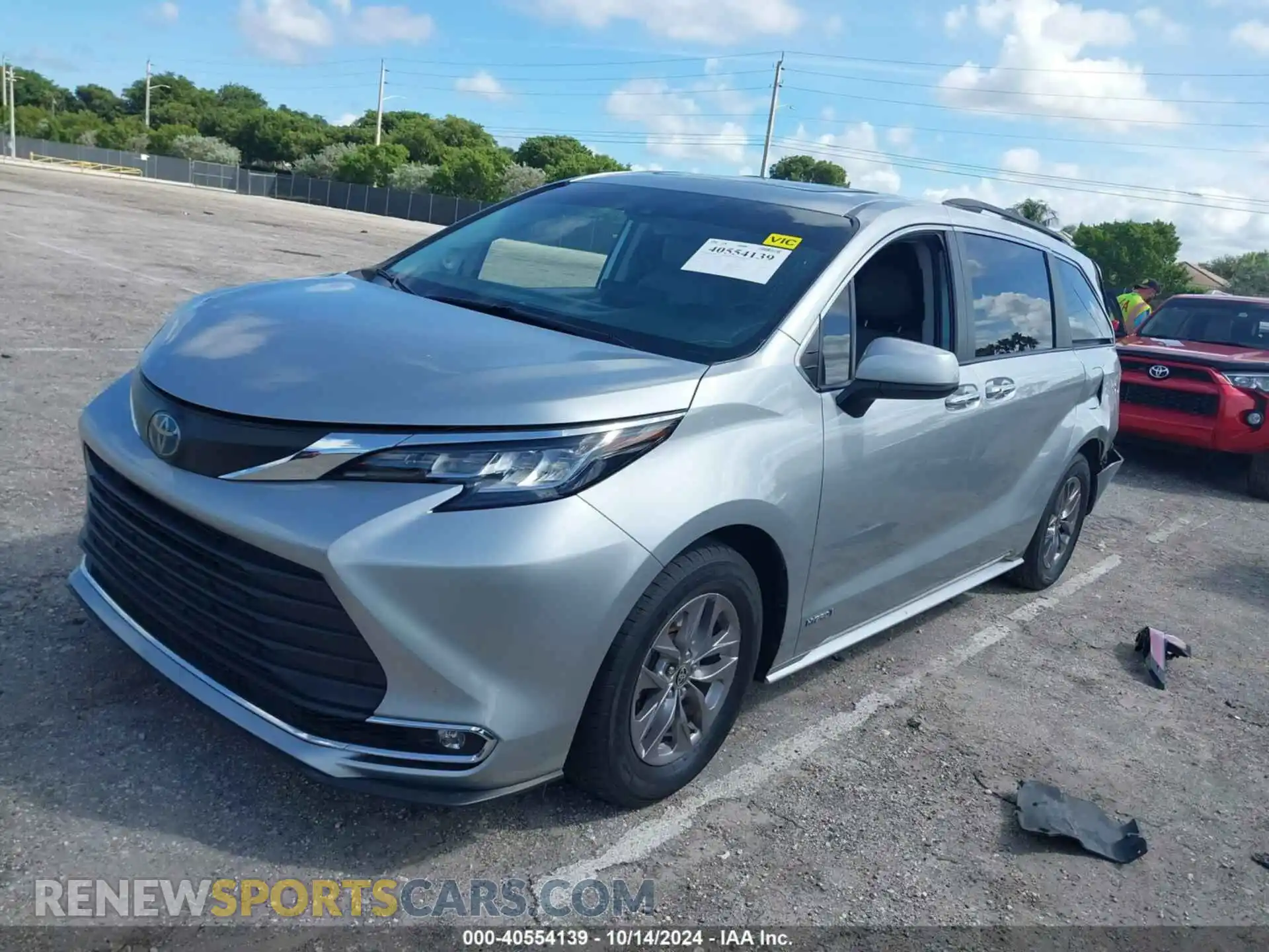 2 Photograph of a damaged car 5TDJRKEC9MS027015 TOYOTA SIENNA 2021