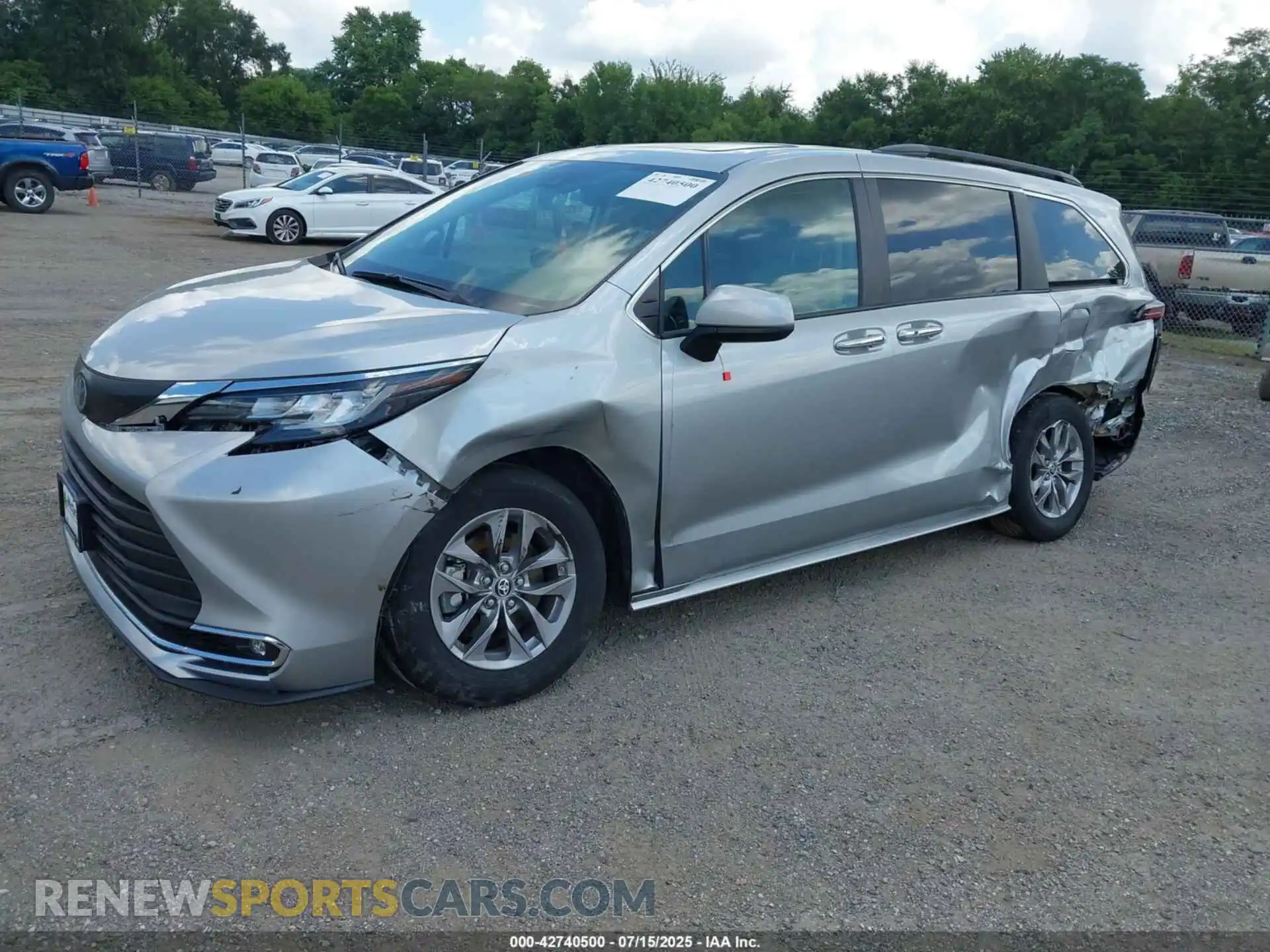2 fotografías del automóvil dañado 5TDJRKECXMS004455 TOYOTA SIENNA 2021