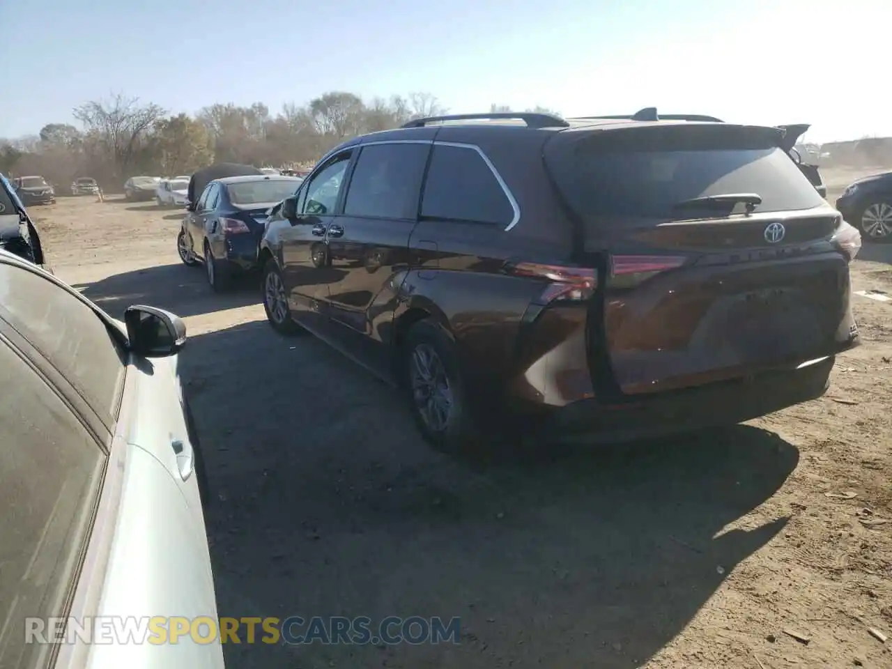 2 Photograph of a damaged car 5TDJRKECXMS064297 TOYOTA SIENNA 2021