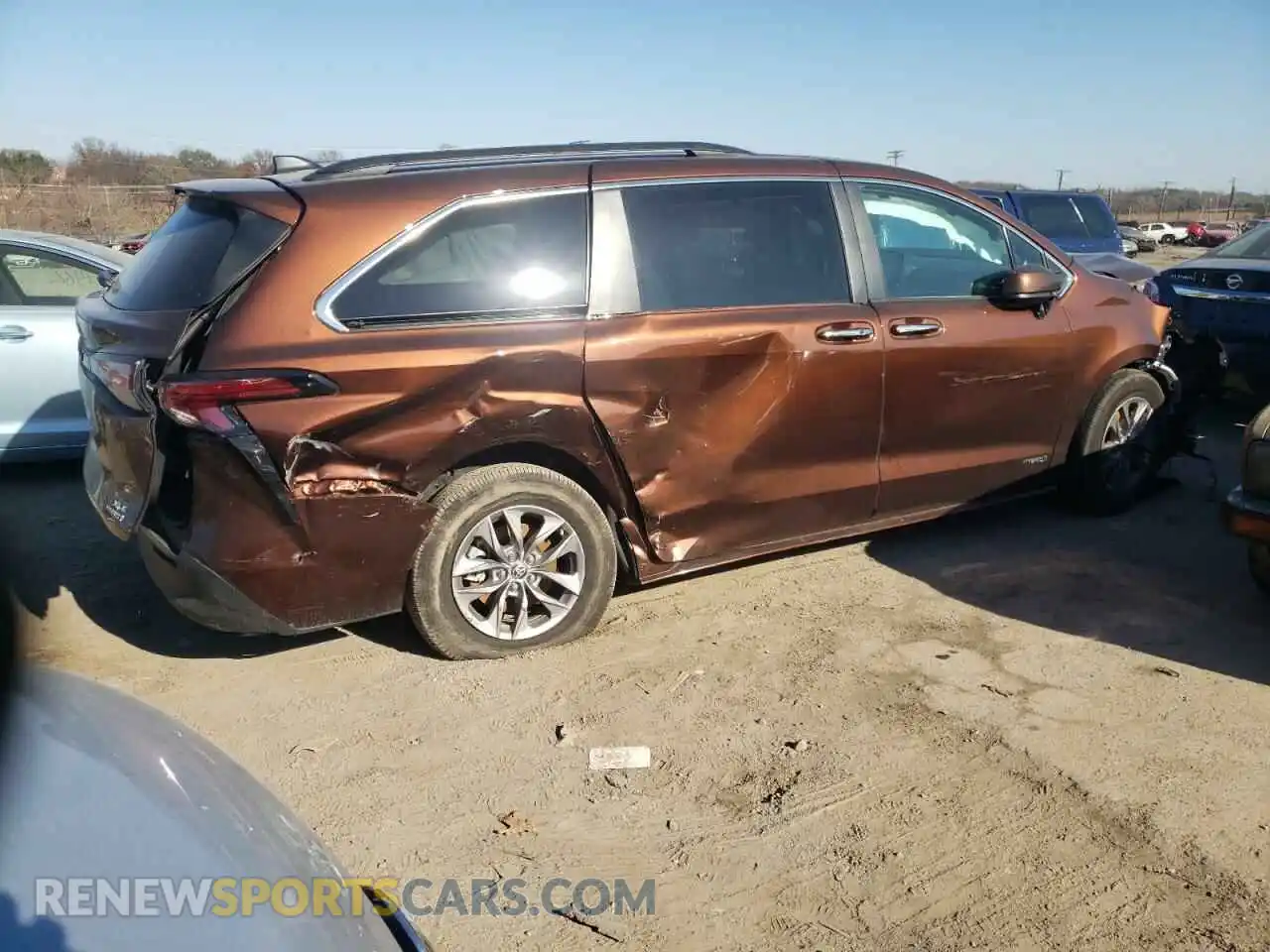 3 Photograph of a damaged car 5TDJRKECXMS064297 TOYOTA SIENNA 2021