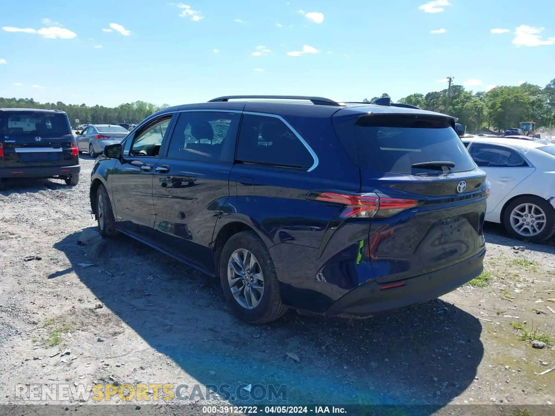 3 Photograph of a damaged car 5TDJRKECXMS070701 TOYOTA SIENNA 2021