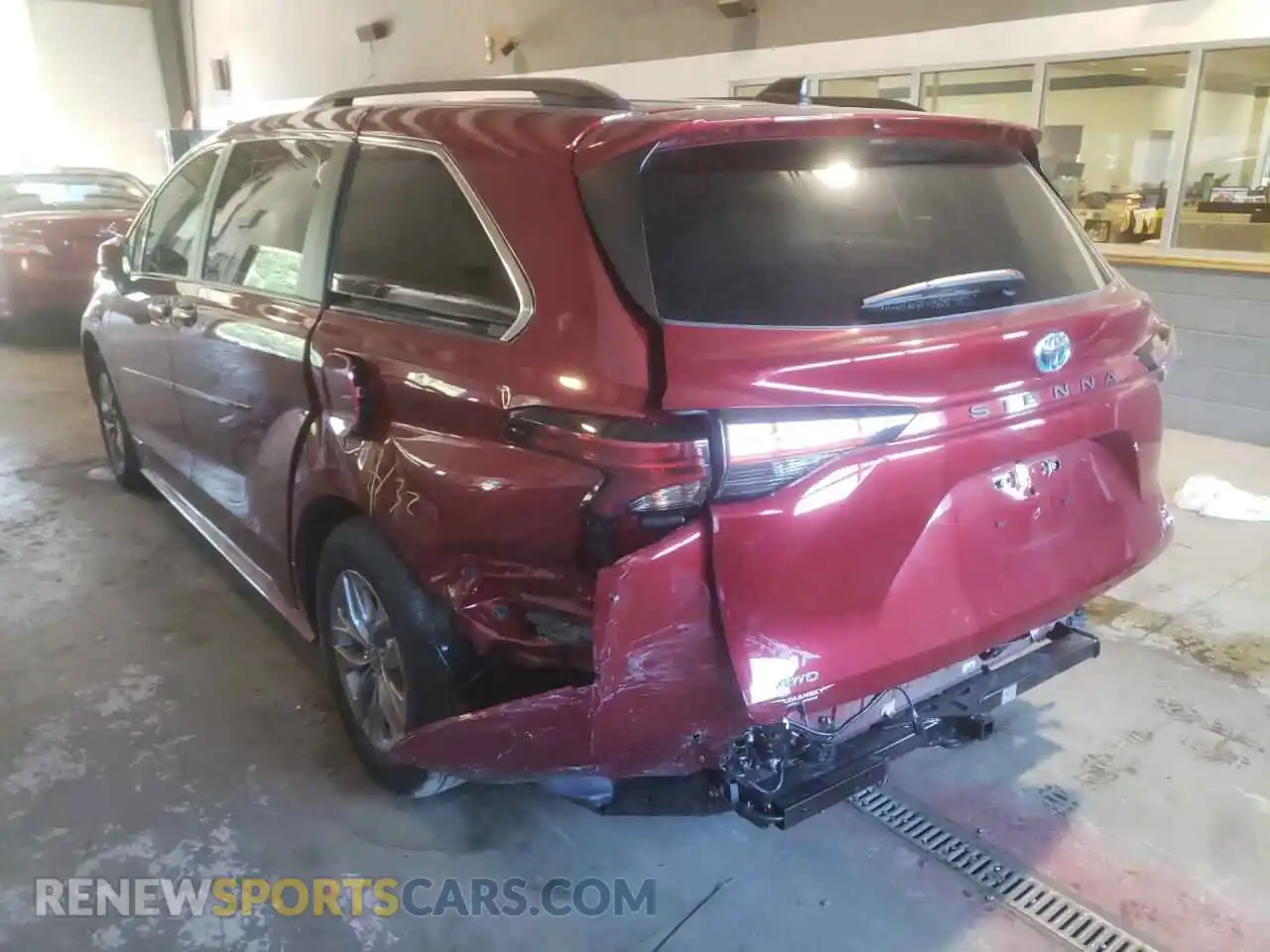3 Photograph of a damaged car 5TDJSKFC0MS005326 TOYOTA SIENNA 2021
