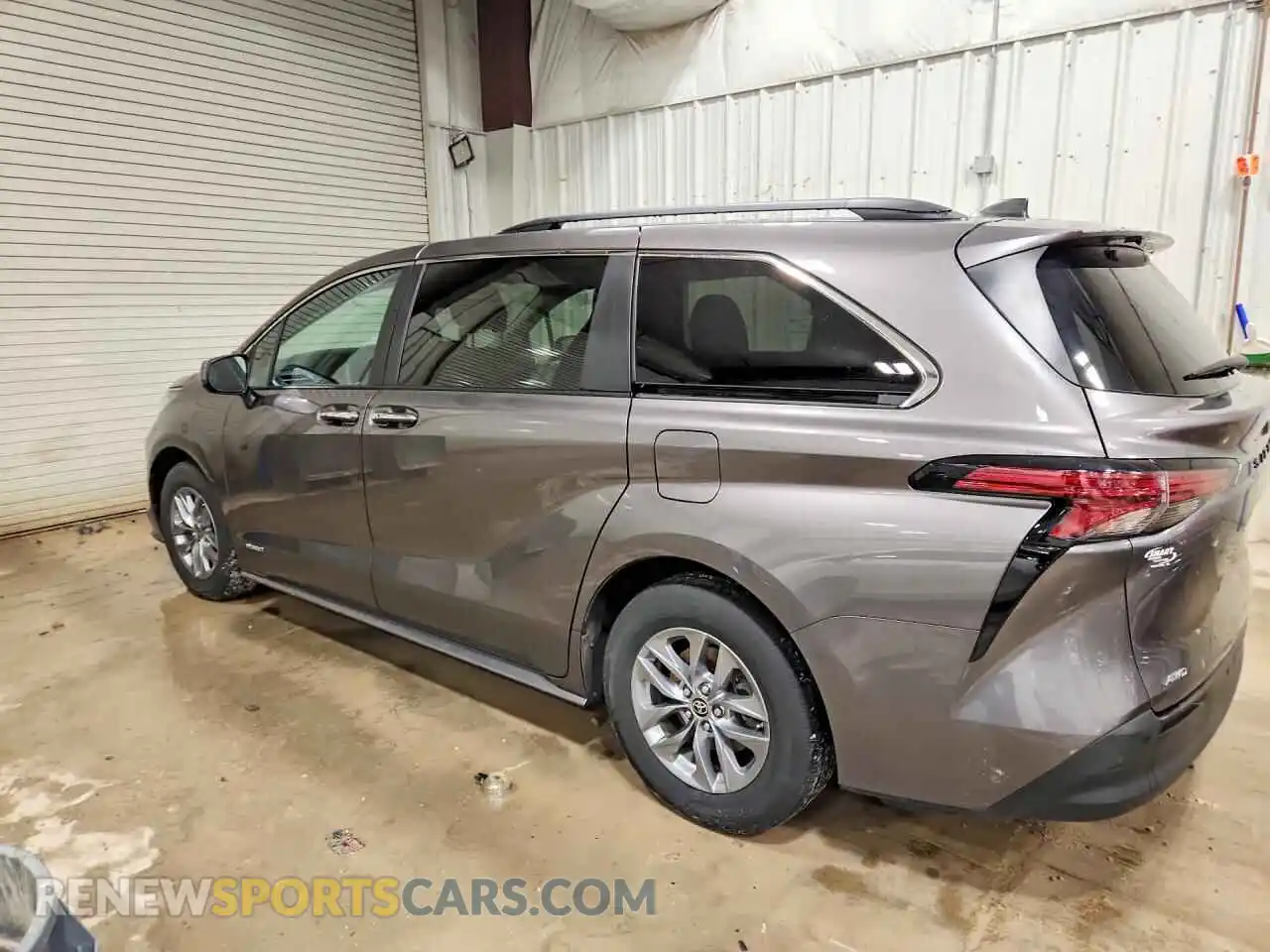 2 Photograph of a damaged car 5TDJSKFC1MS019428 TOYOTA SIENNA 2021