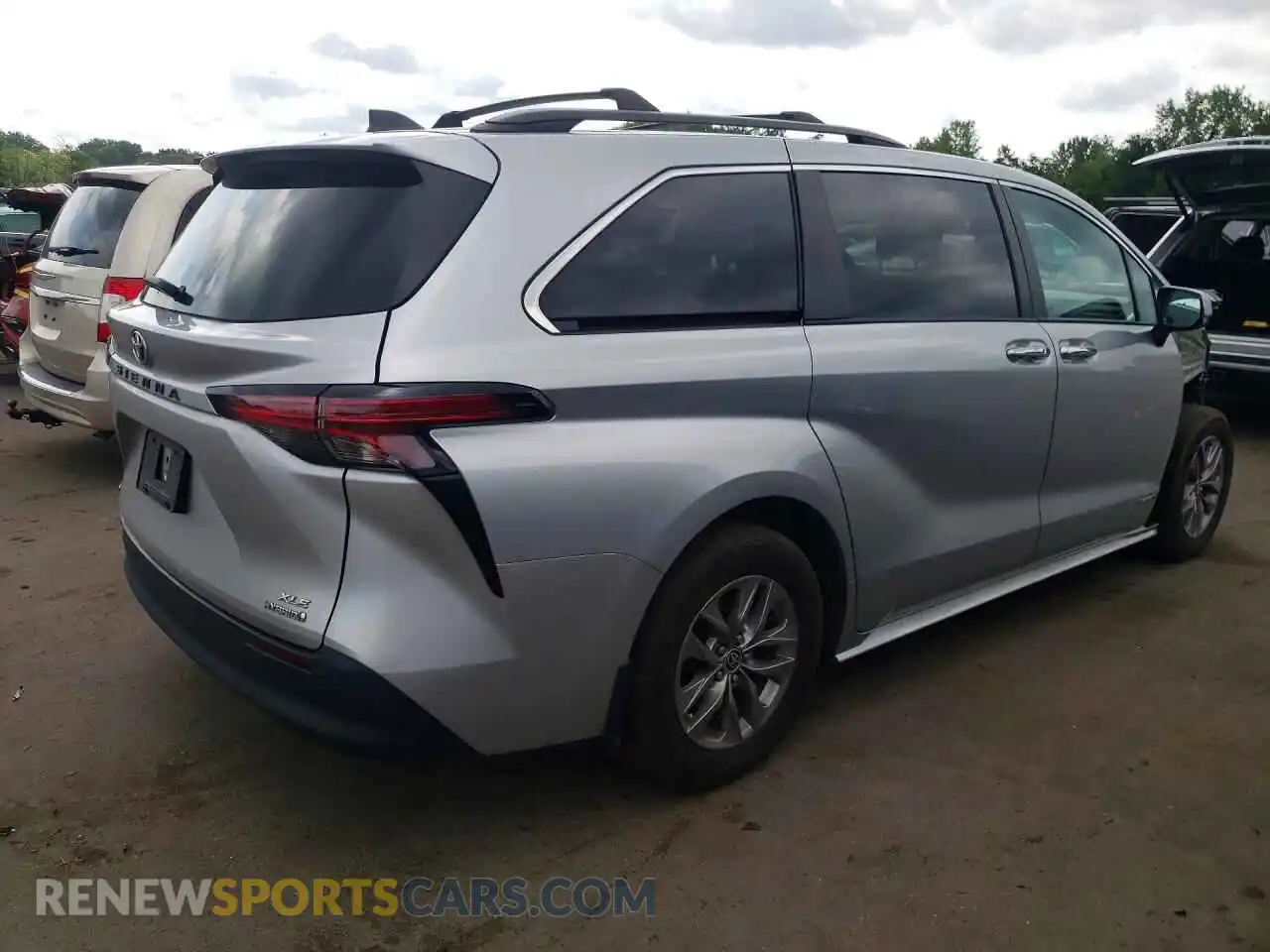 3 Photograph of a damaged car 5TDJSKFC5MS028388 TOYOTA SIENNA 2021