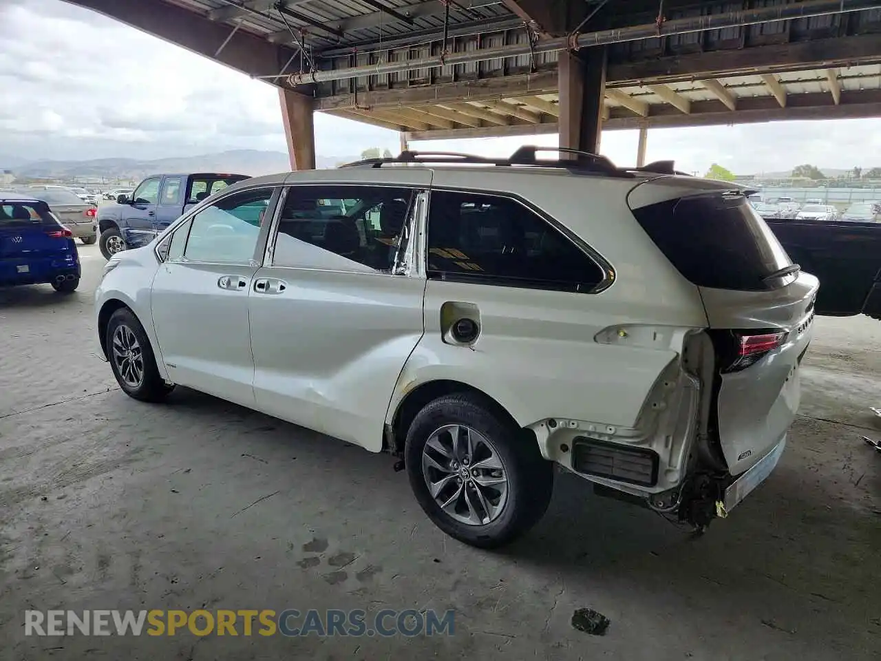 2 Photograph of a damaged car 5TDJSKFC6MS017271 TOYOTA SIENNA 2021
