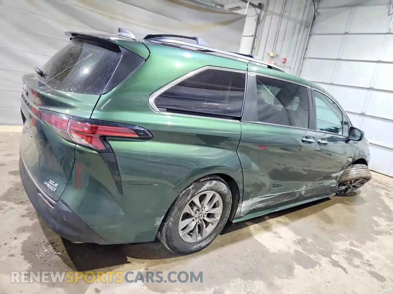 3 Photograph of a damaged car 5TDJSKFC8MS013965 TOYOTA SIENNA 2021