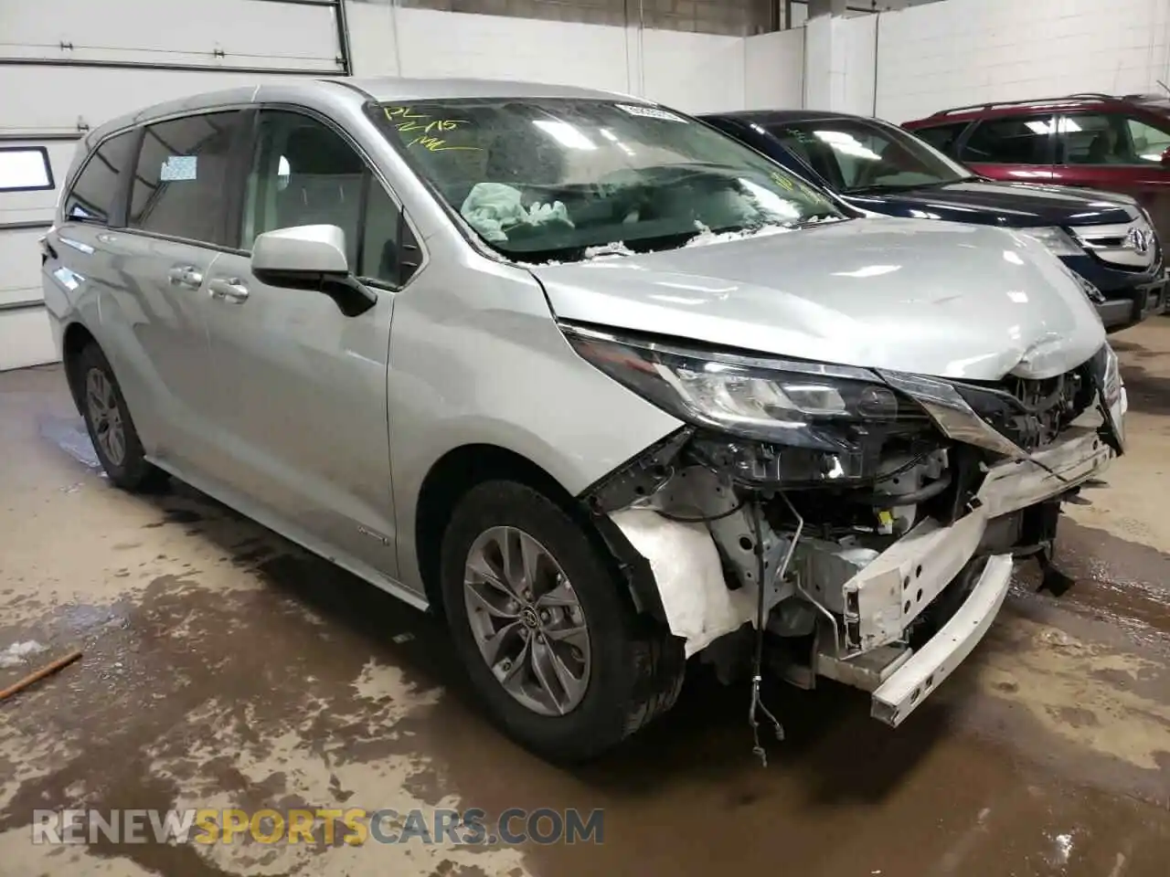1 Photograph of a damaged car 5TDKRKEC0MS048209 TOYOTA SIENNA 2021