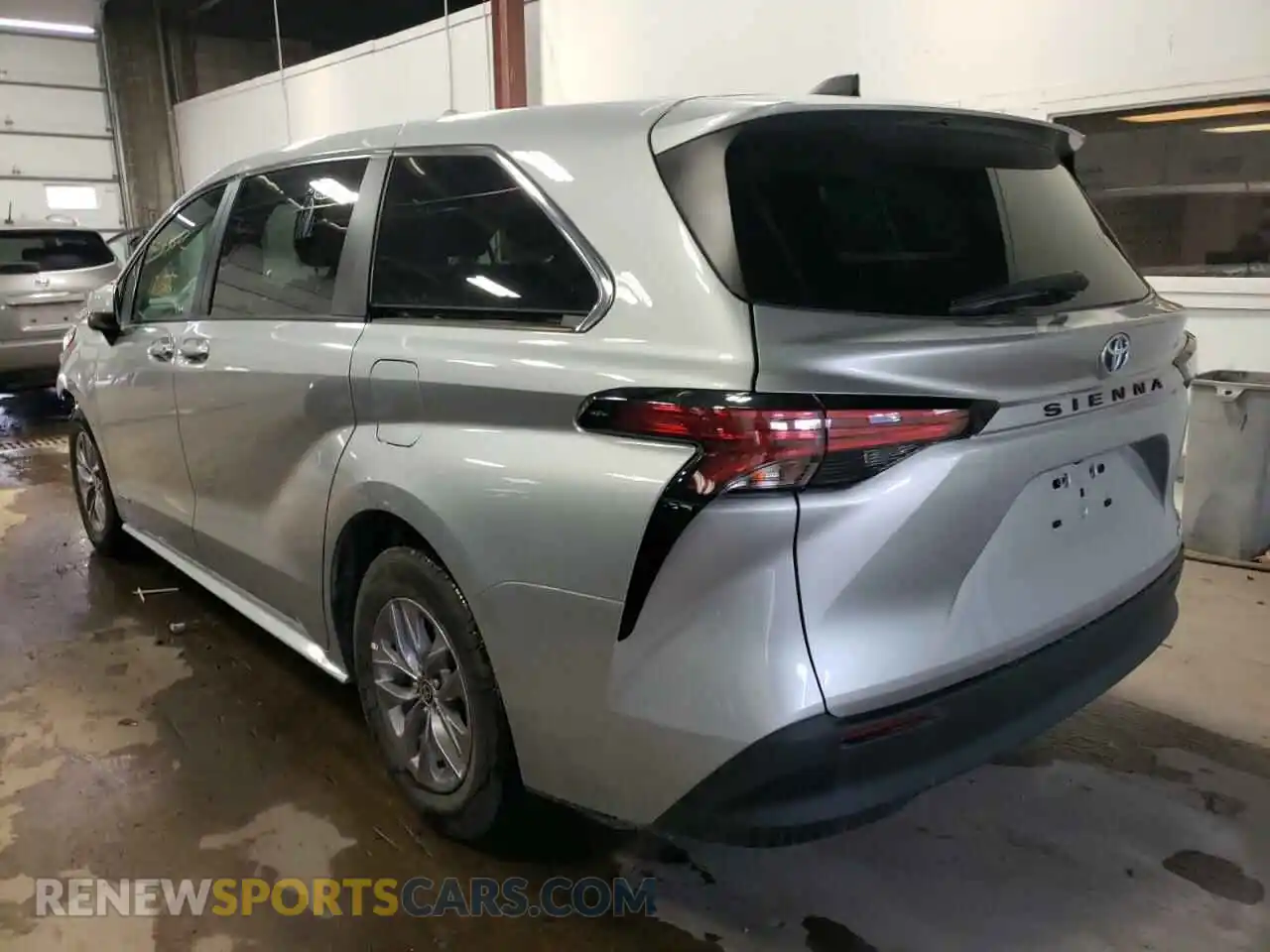 3 Photograph of a damaged car 5TDKRKEC0MS048209 TOYOTA SIENNA 2021