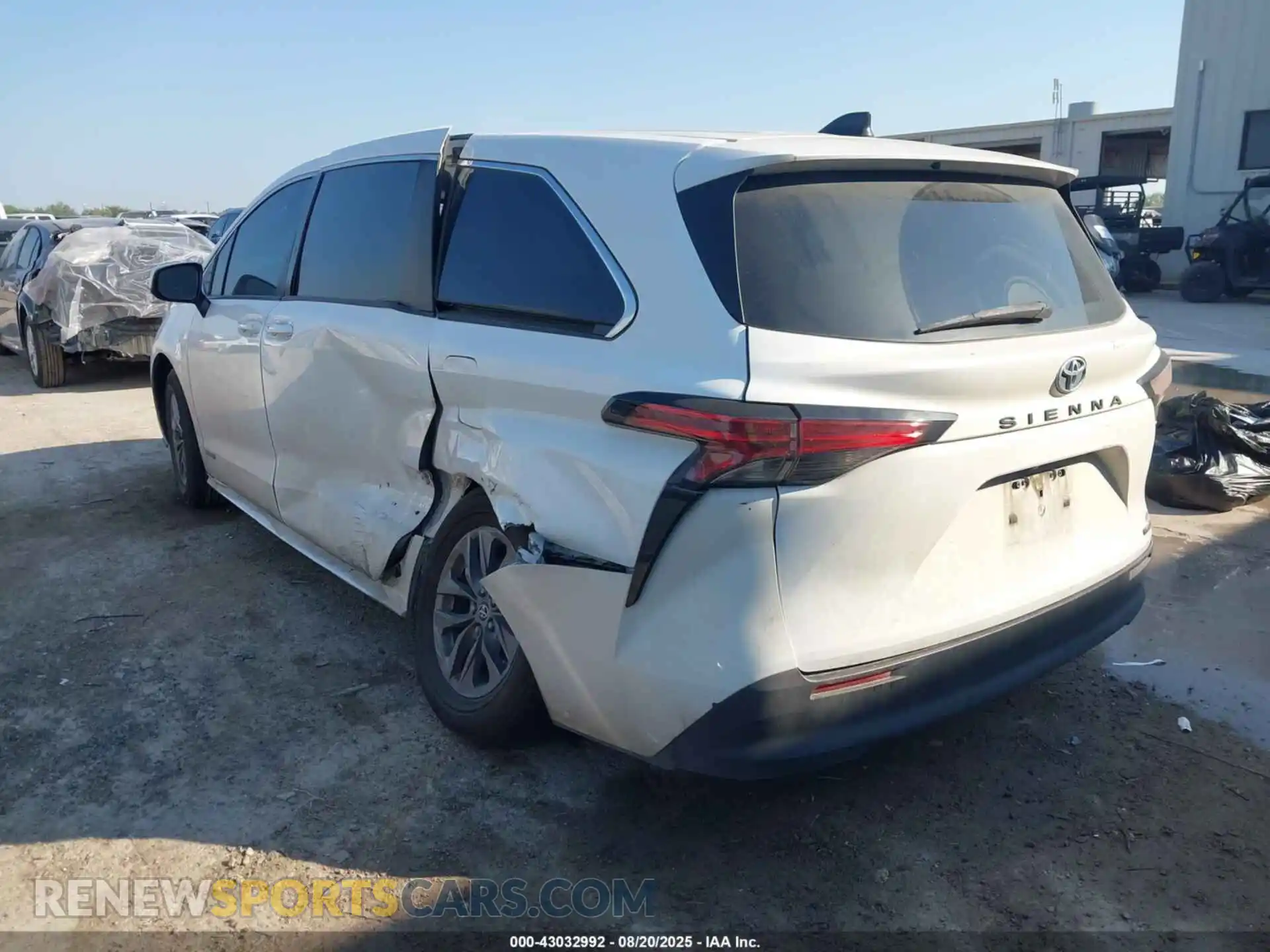 3 Photograph of a damaged car 5TDKRKEC1MS012500 TOYOTA SIENNA 2021