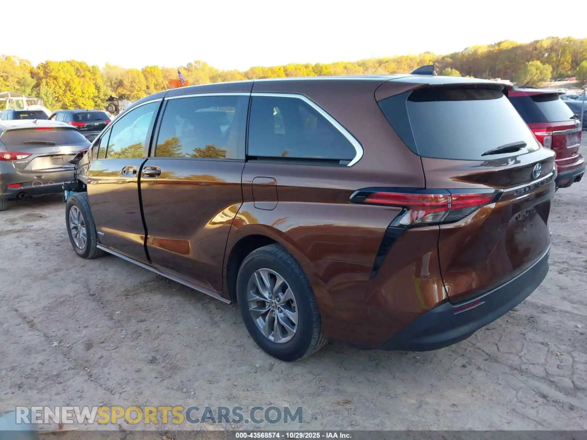 3 Photograph of a damaged car 5TDKRKEC1MS055573 TOYOTA SIENNA 2021