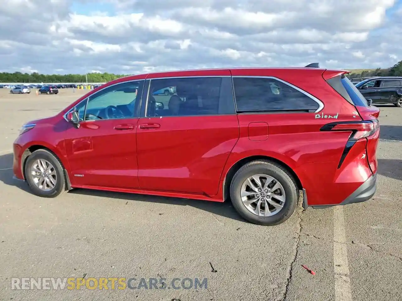 2 Photograph of a damaged car 5TDKRKEC2MS018693 TOYOTA SIENNA 2021
