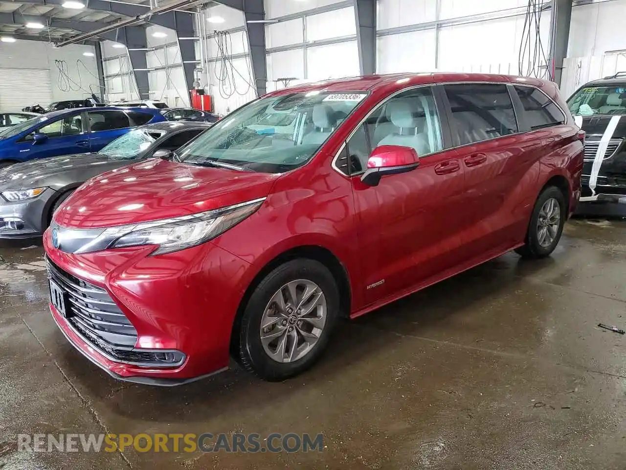 1 Фотография поврежденного автомобиля 5TDKRKEC2MS043884 TOYOTA SIENNA 2021